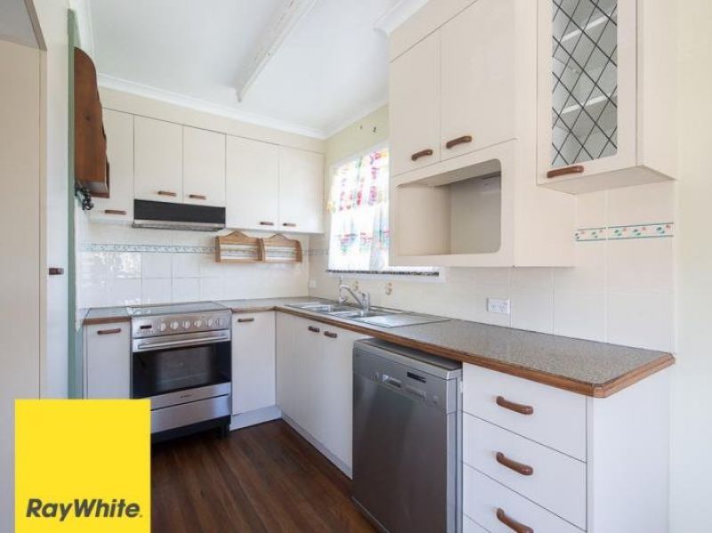 16 Balsa Street, Crestmead, QLD 4132
