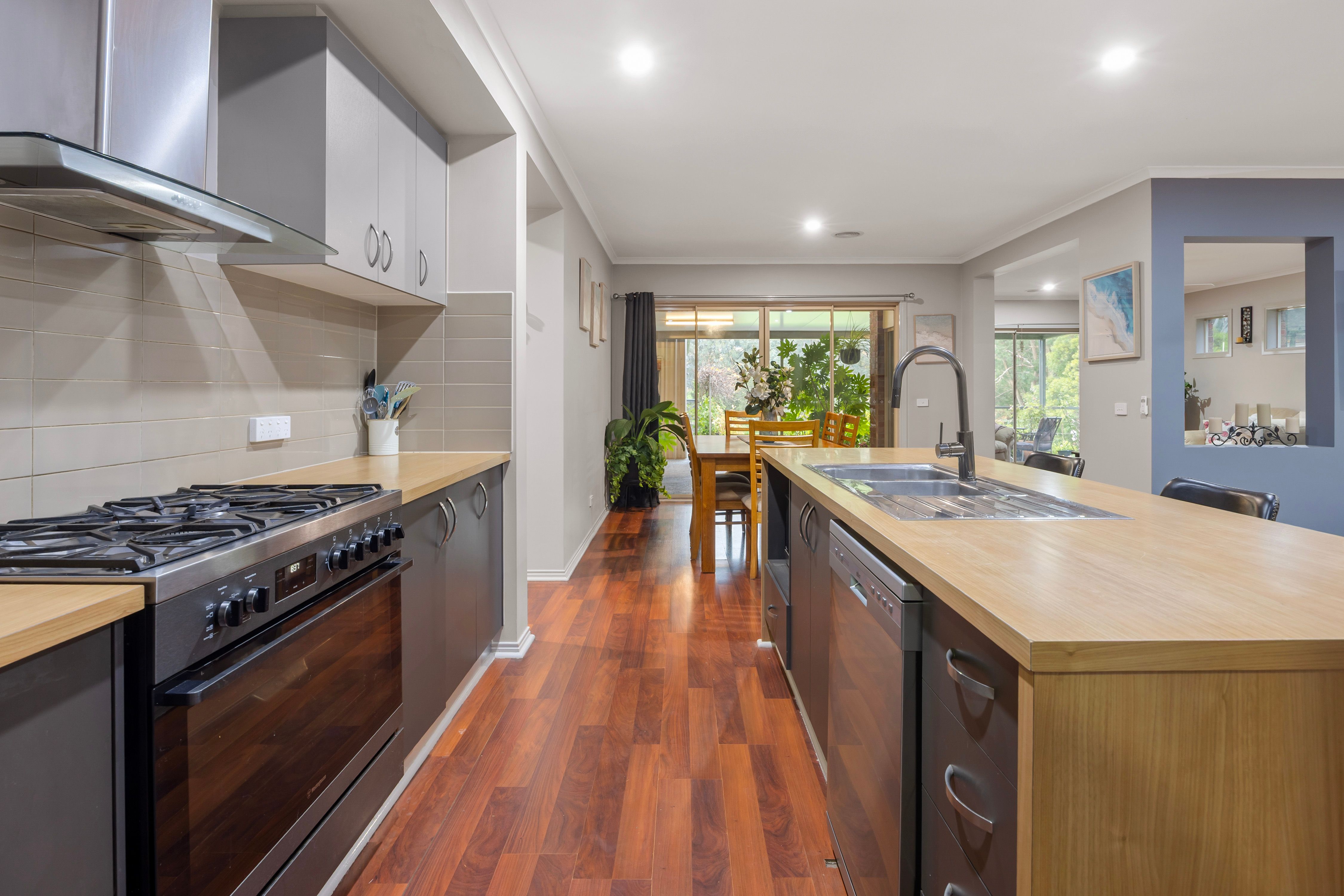 12 Muir Court — photo 5 of 24