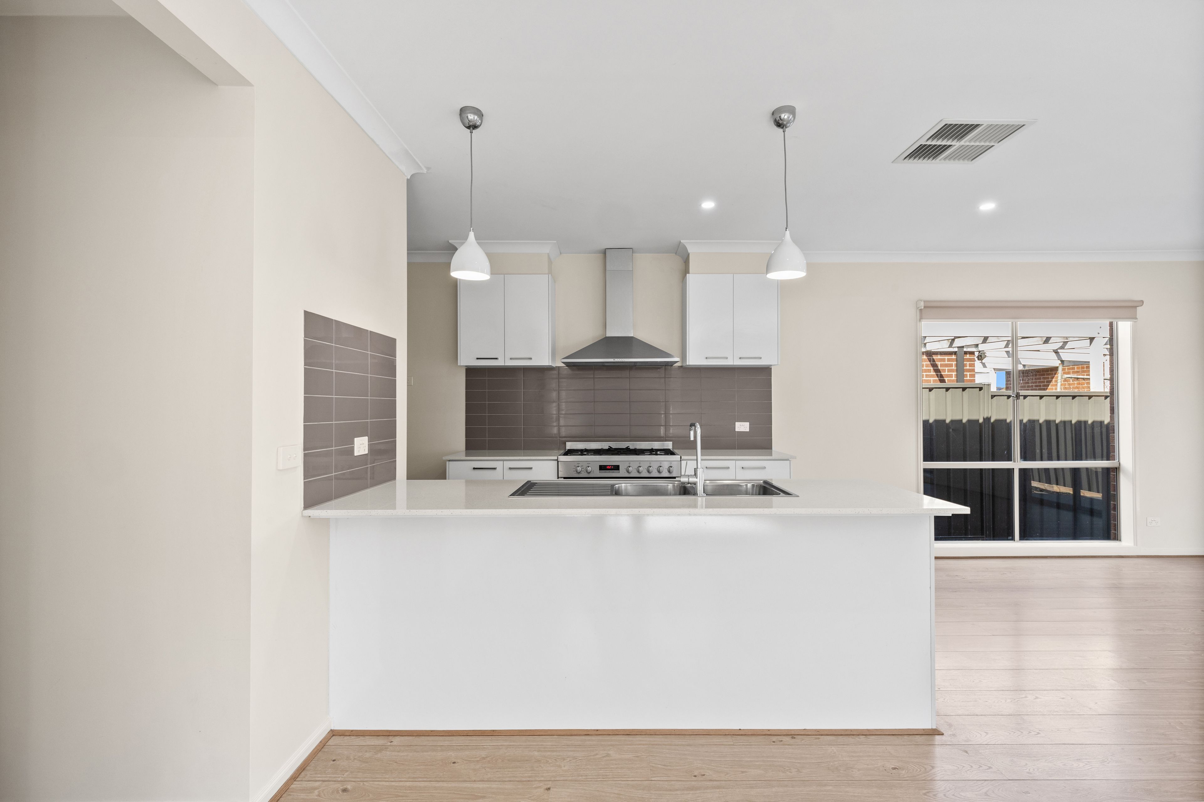 24 Monvida Street — photo 2 of 12
