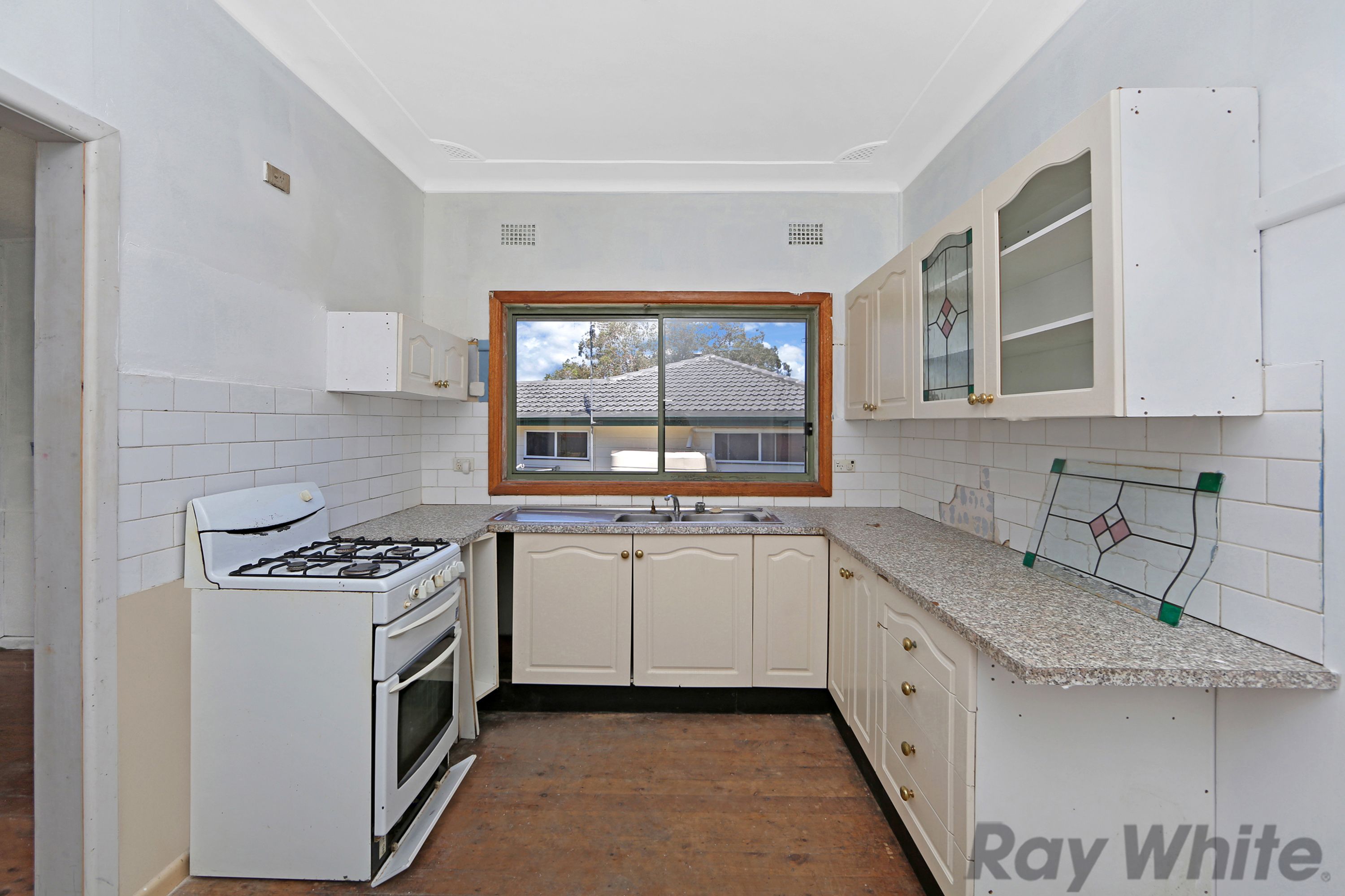 11 Kawana Avenue, Blue Haven, NSW 2262