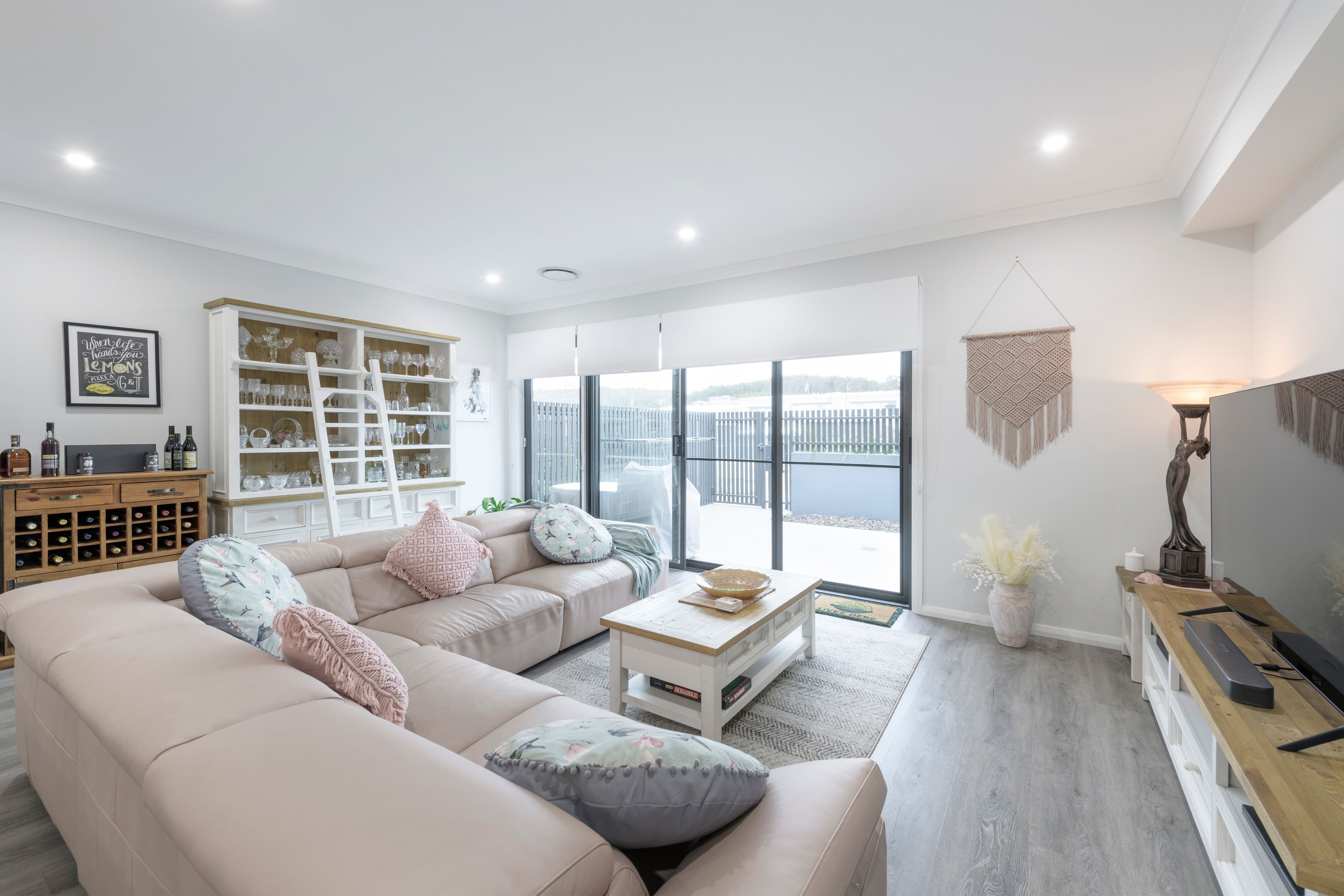 10 Alight Circuit, Cameron Park, NSW 2285