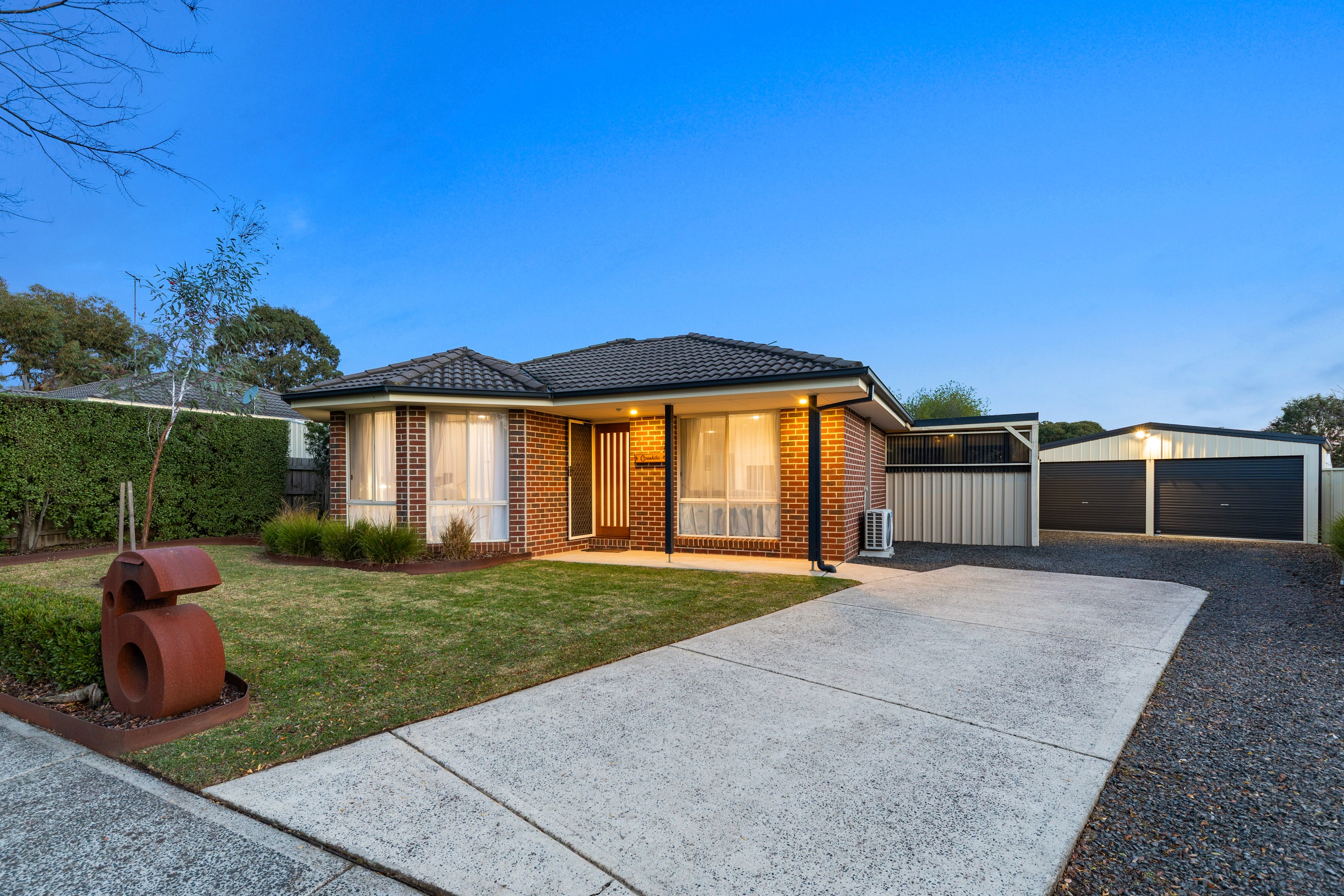 6 Silver Gum Drive, Pakenham, VIC 3810