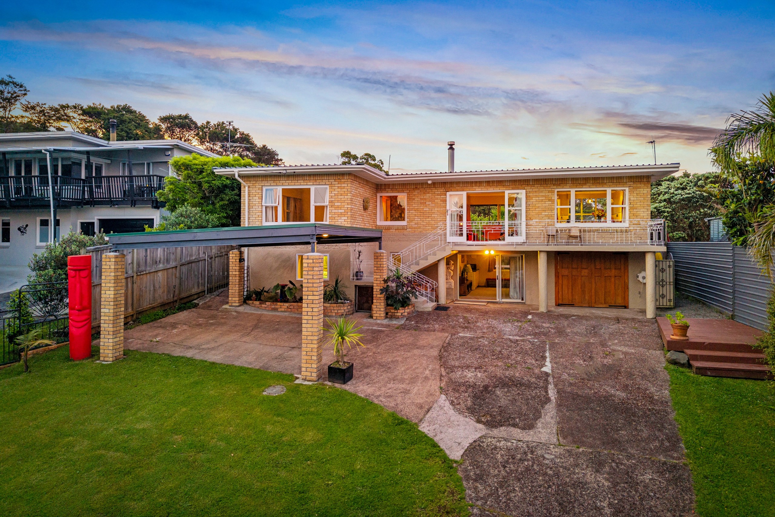 10 Rauhuia Crescent, Parau, Waitakere City