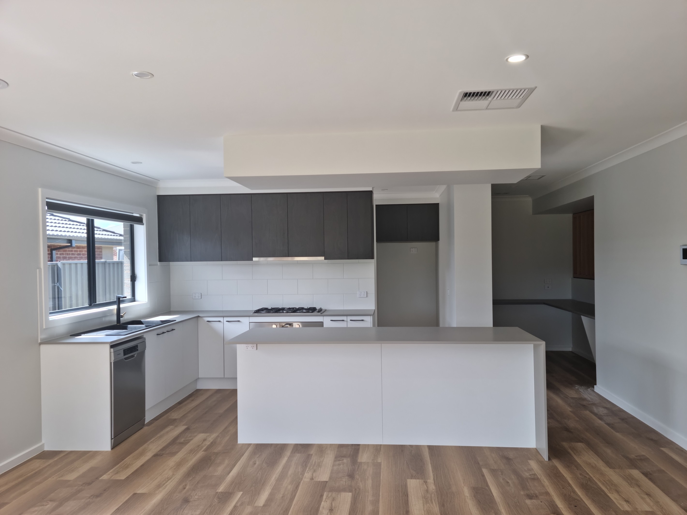 100 Mulgara Drive, Thurgoona, NSW 2640