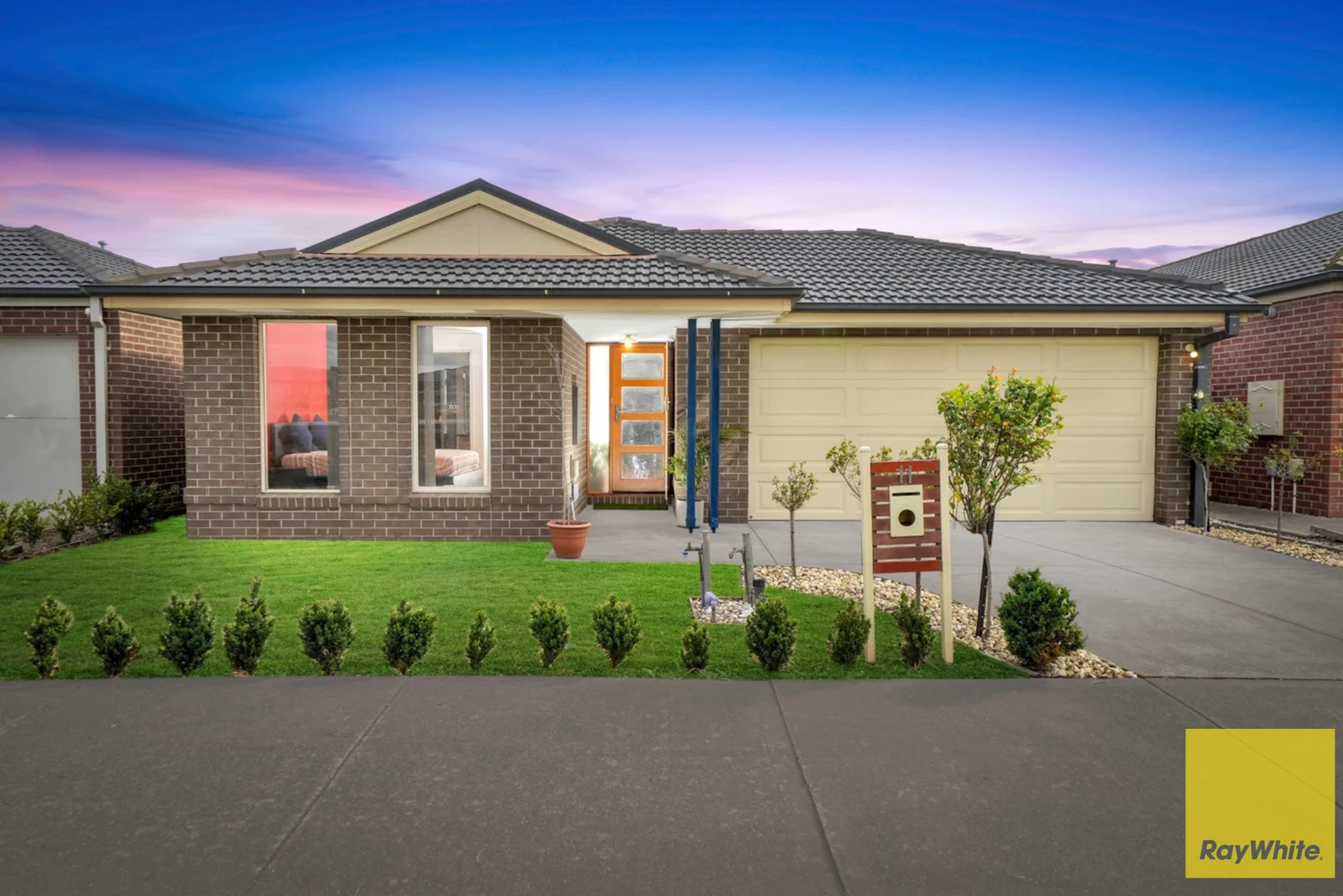11 Bungalook Street, MANOR LAKES, VIC 3024