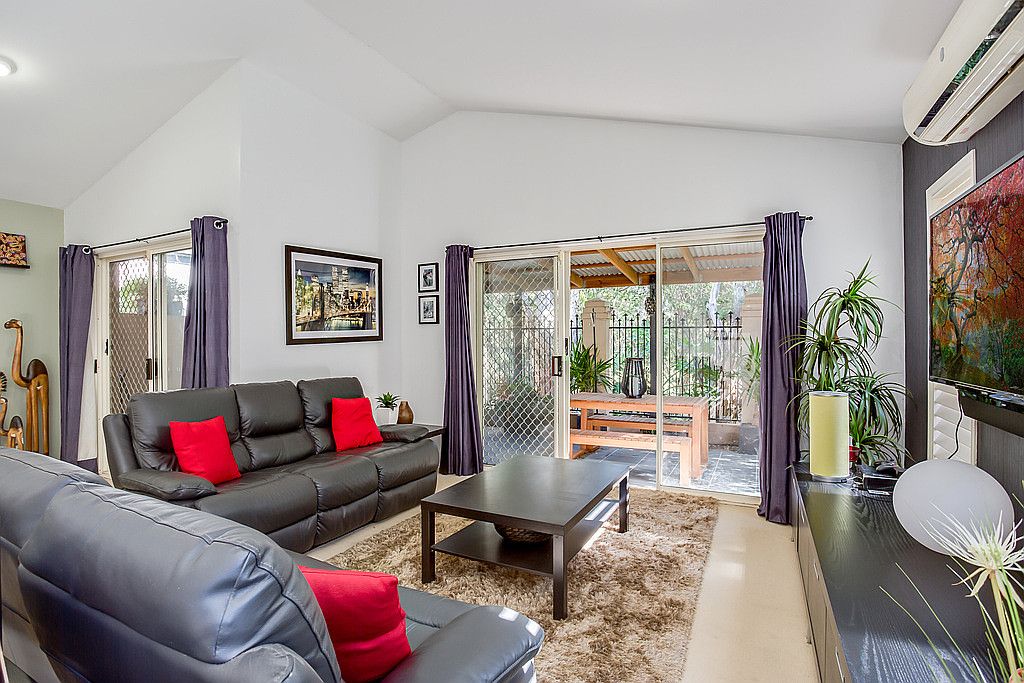 15 Highgate Lane — photo 4 of 12