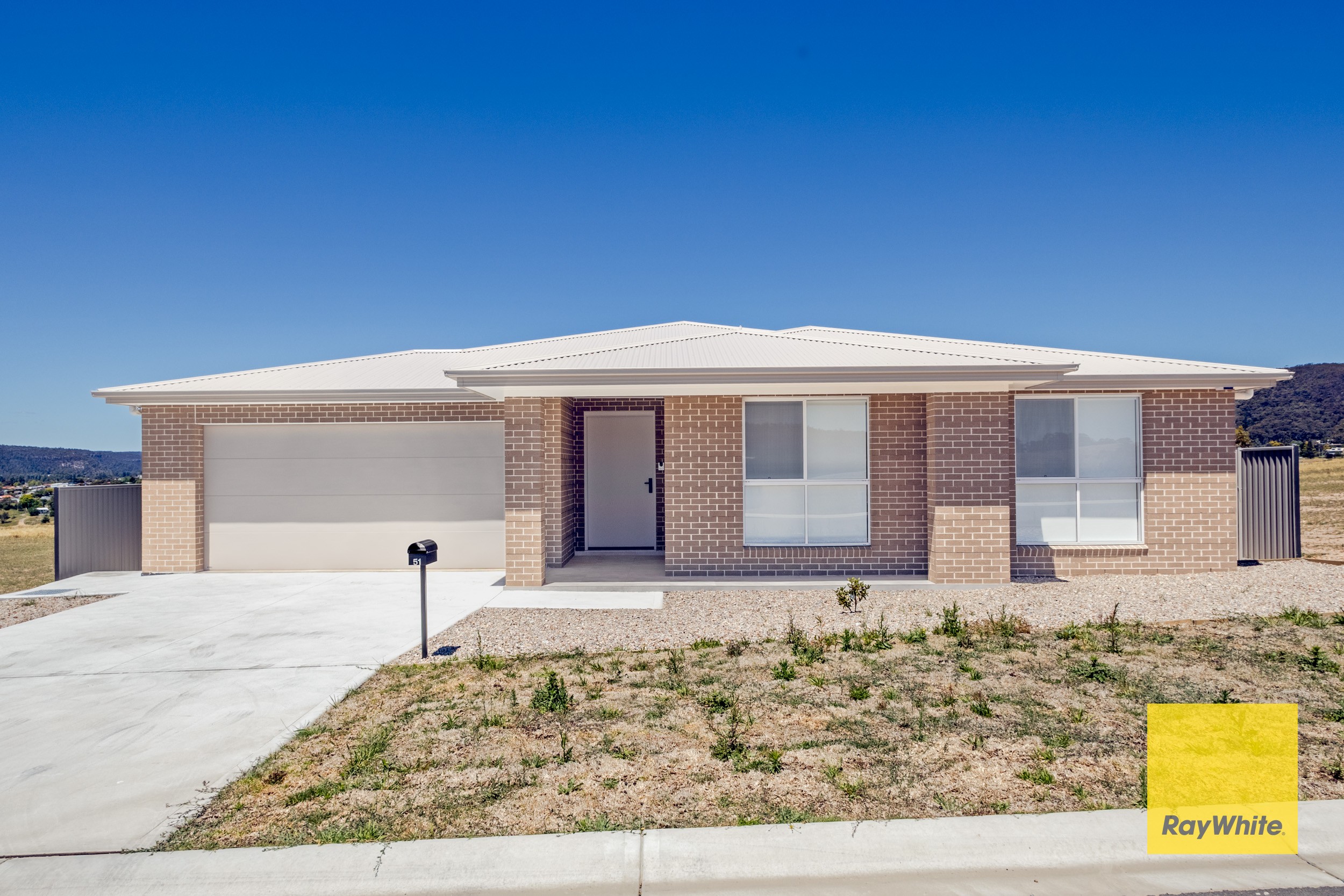 51 Hillcrest Avenue, Bowenfels, NSW 2790