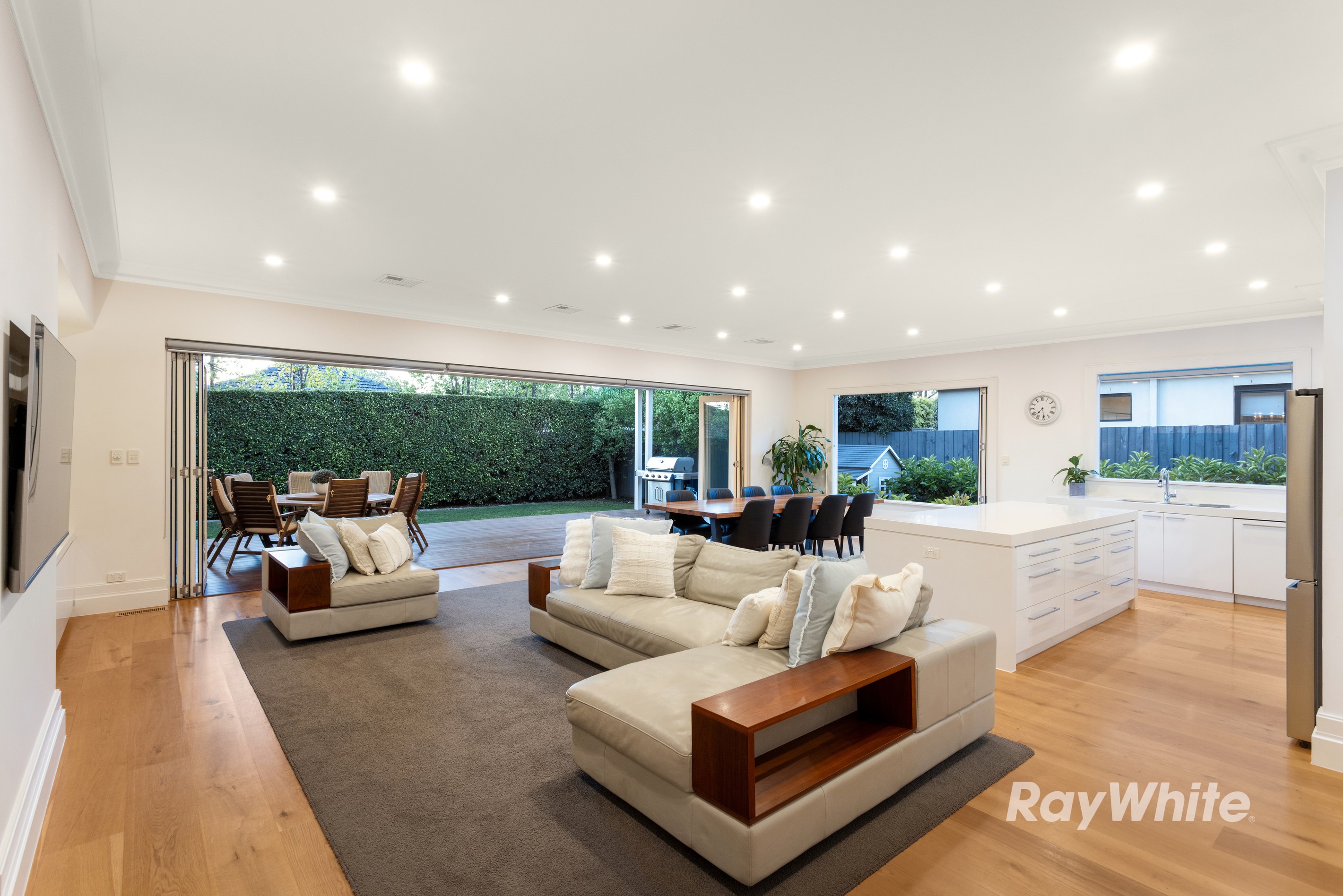 21 Skipton Road, Hughesdale, VIC 3166