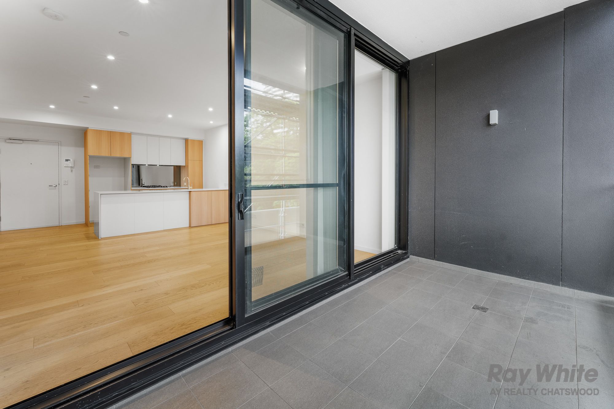 217/30 Anderson Street — photo 7 of 7
