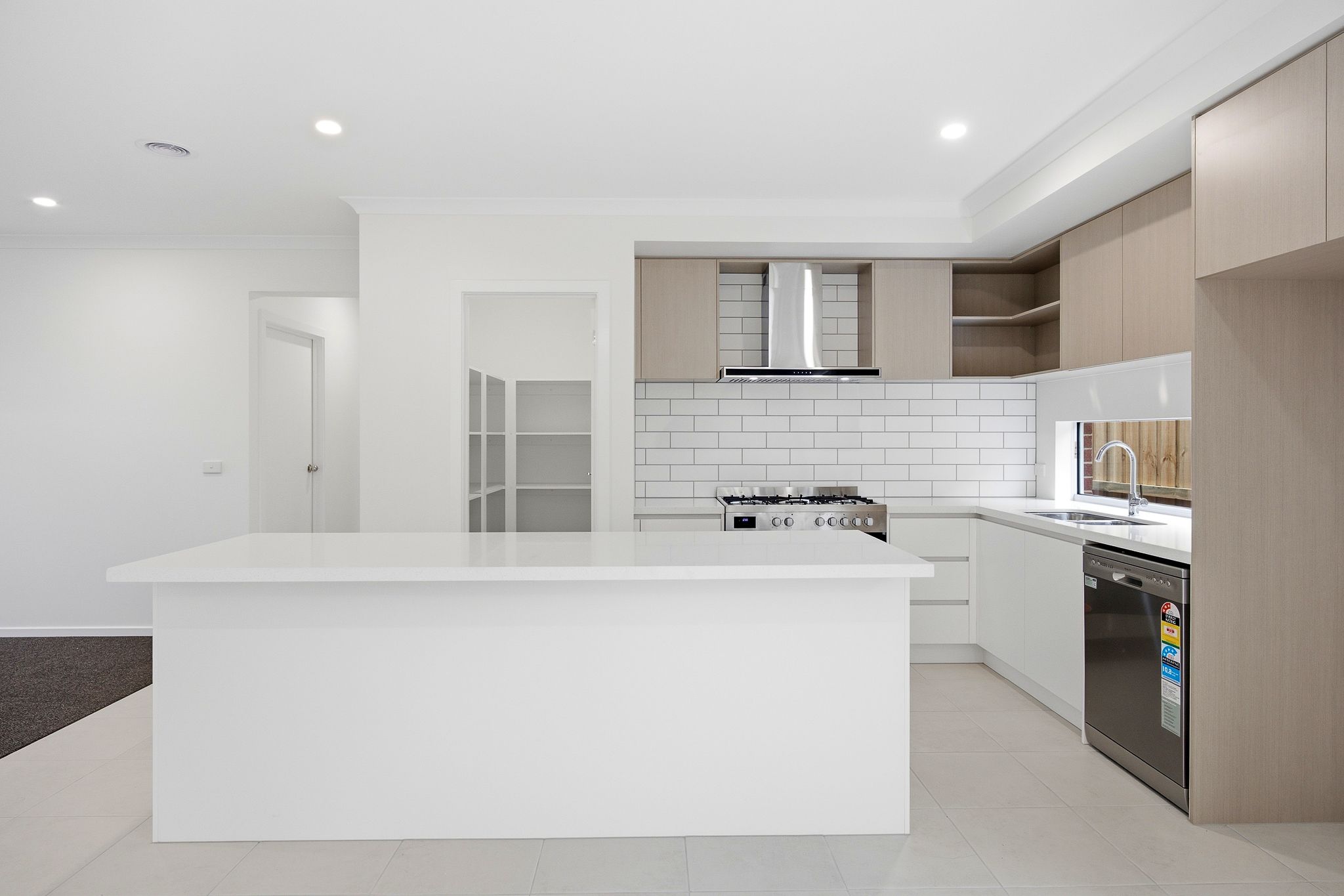 8 Papaya Way, Clyde, VIC 3978