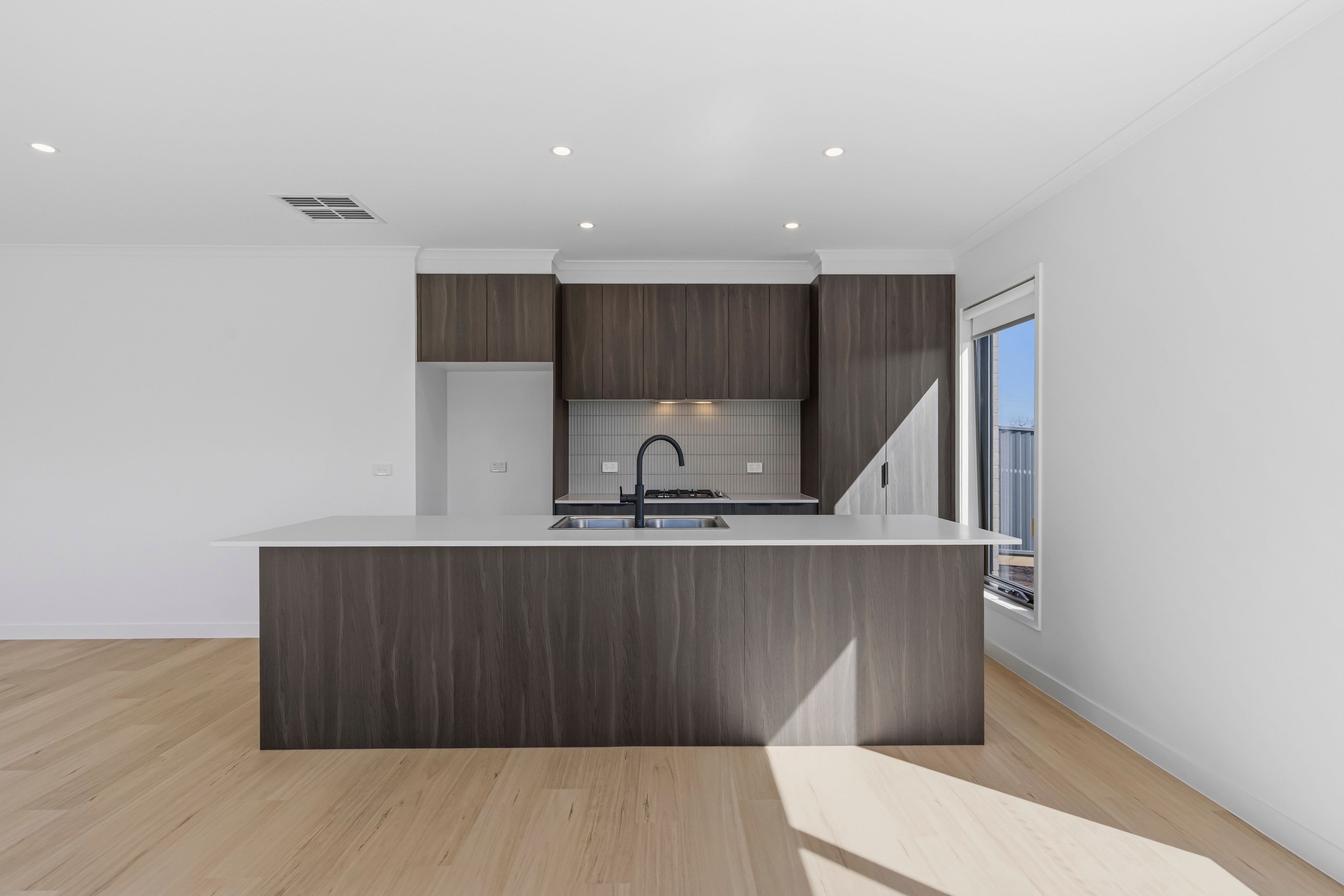 34 Lee Road — photo 3 of 8