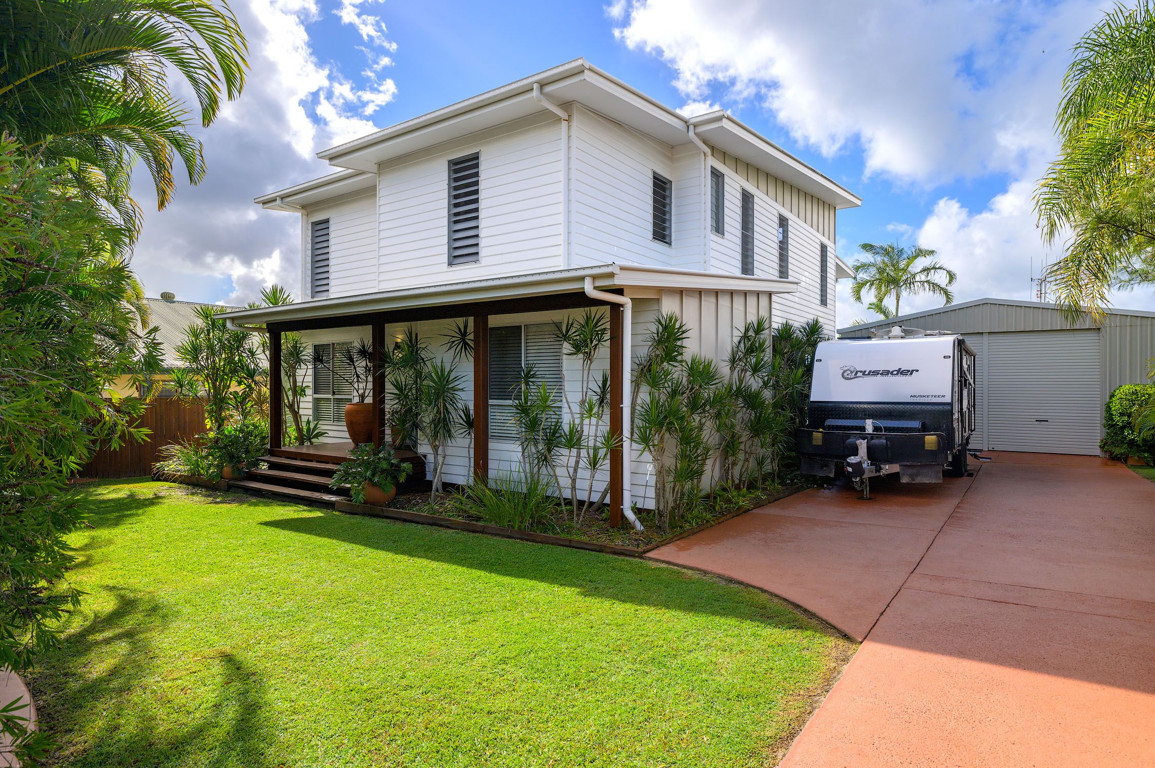 17 Bombala Crescent — photo 3 of 30