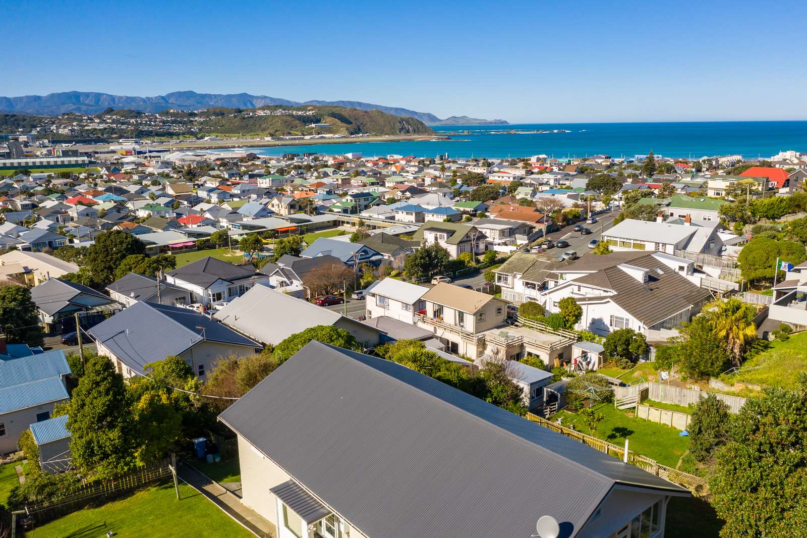 68 Queens Drive, Lyall Bay, Wellington City Real Estate Ray White