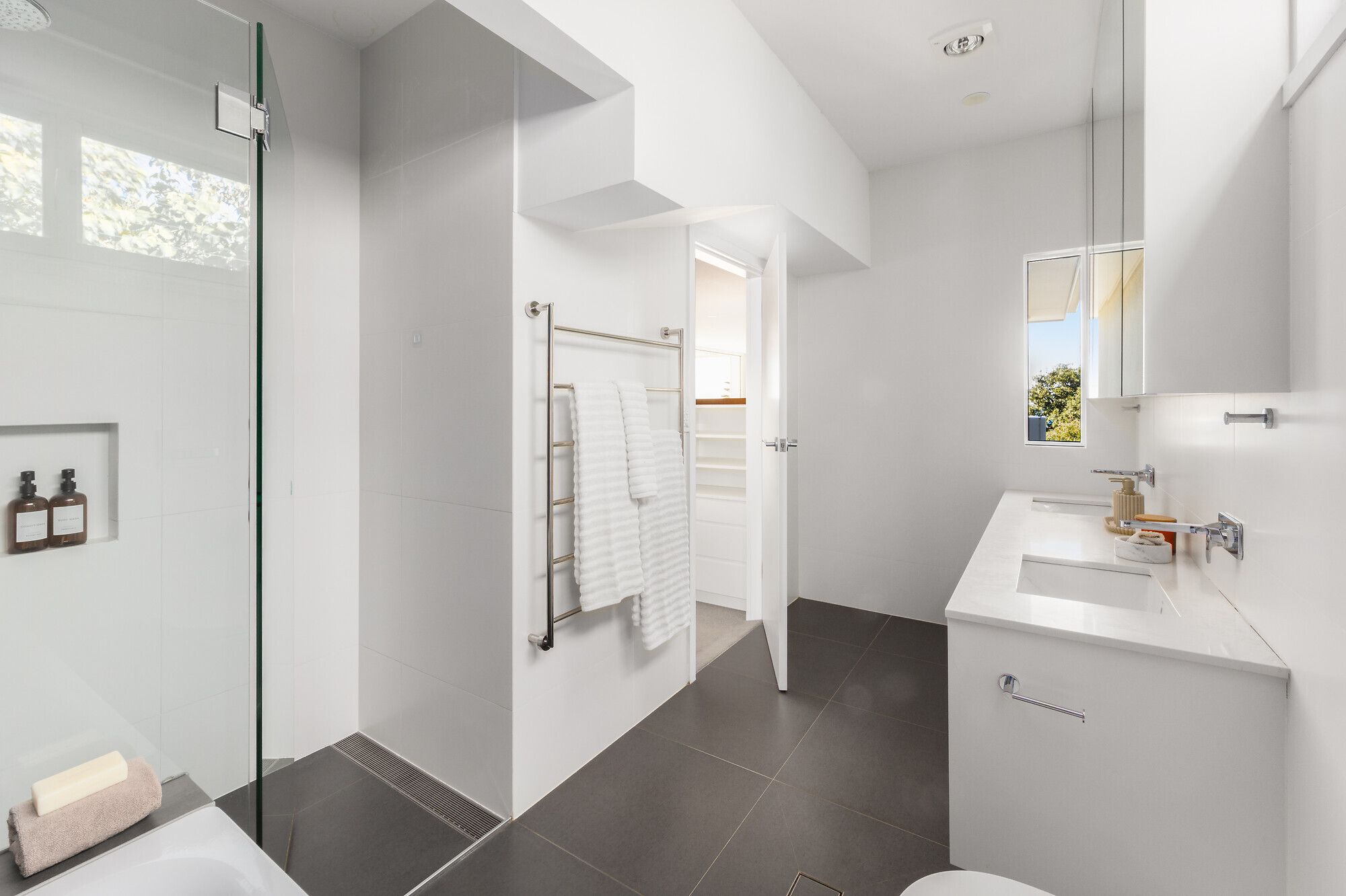 526 Bronte Road — photo 9 of 16