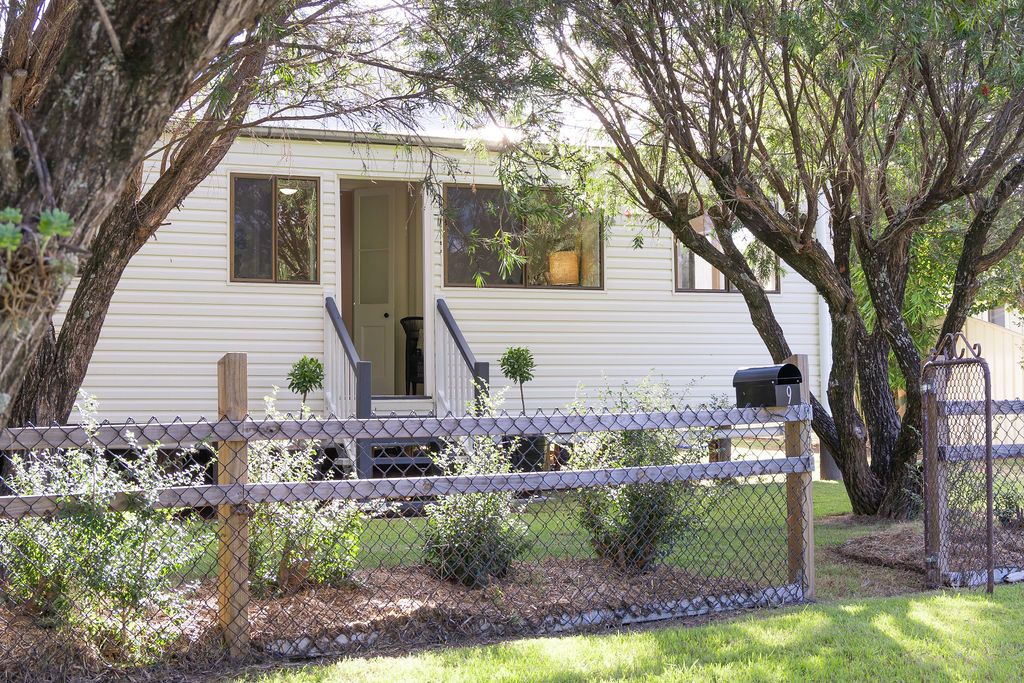 9 Gleeson Street, Crows Nest QLD 4355