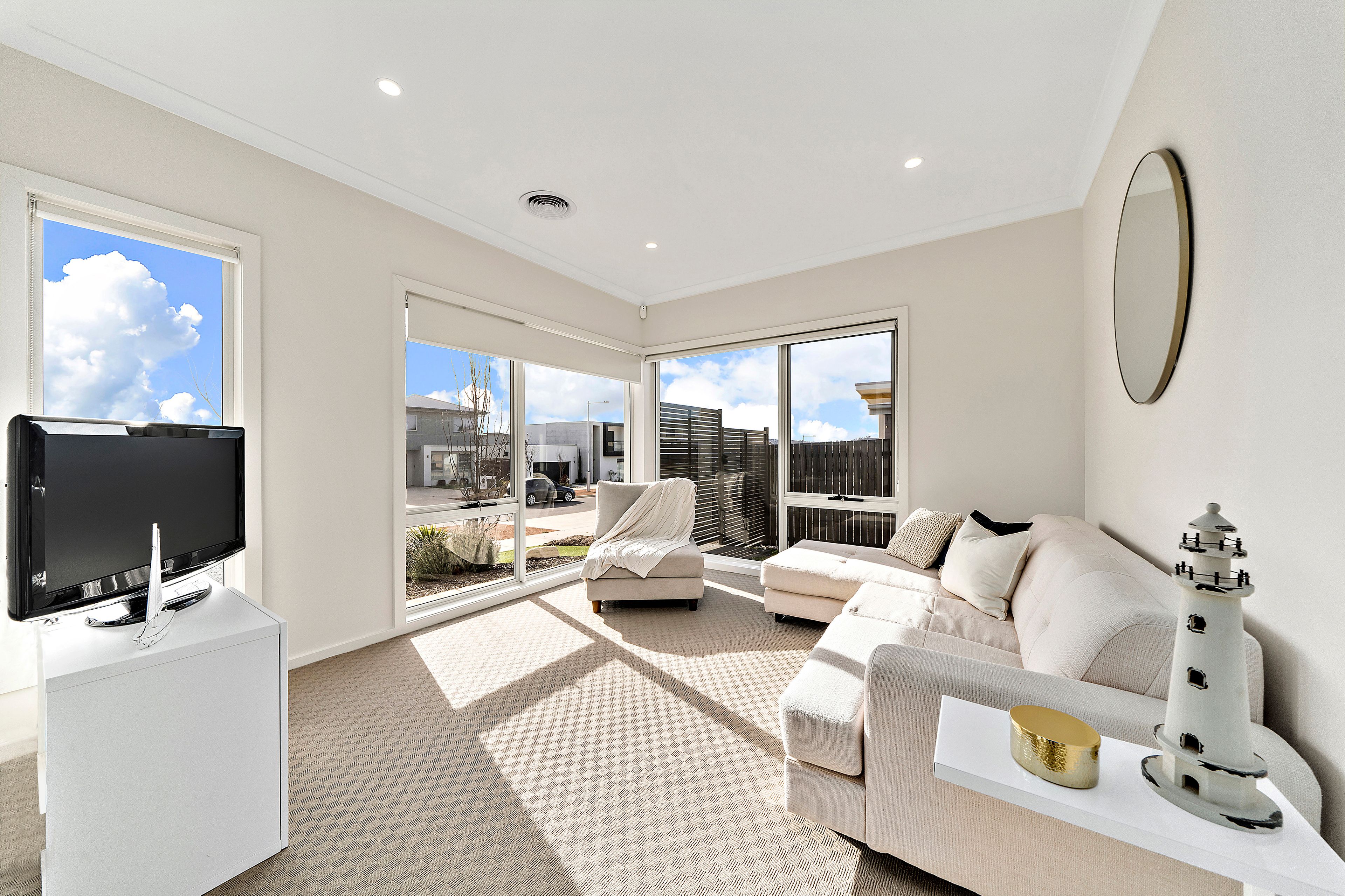 8 Redshaw Street, COOMBS, ACT 2611