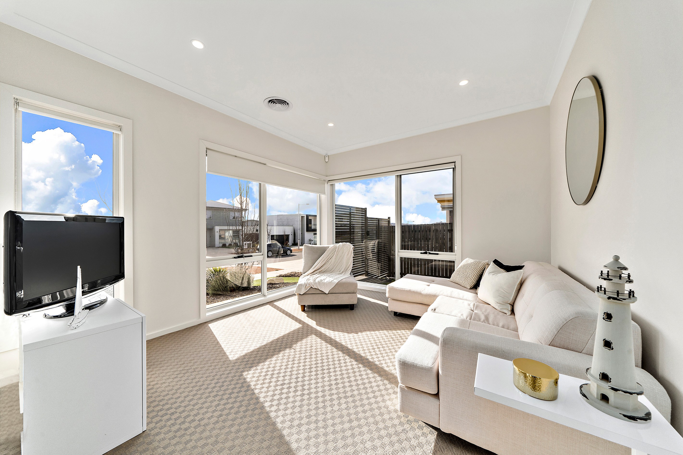 8 Redshaw Street, COOMBS, ACT 2611