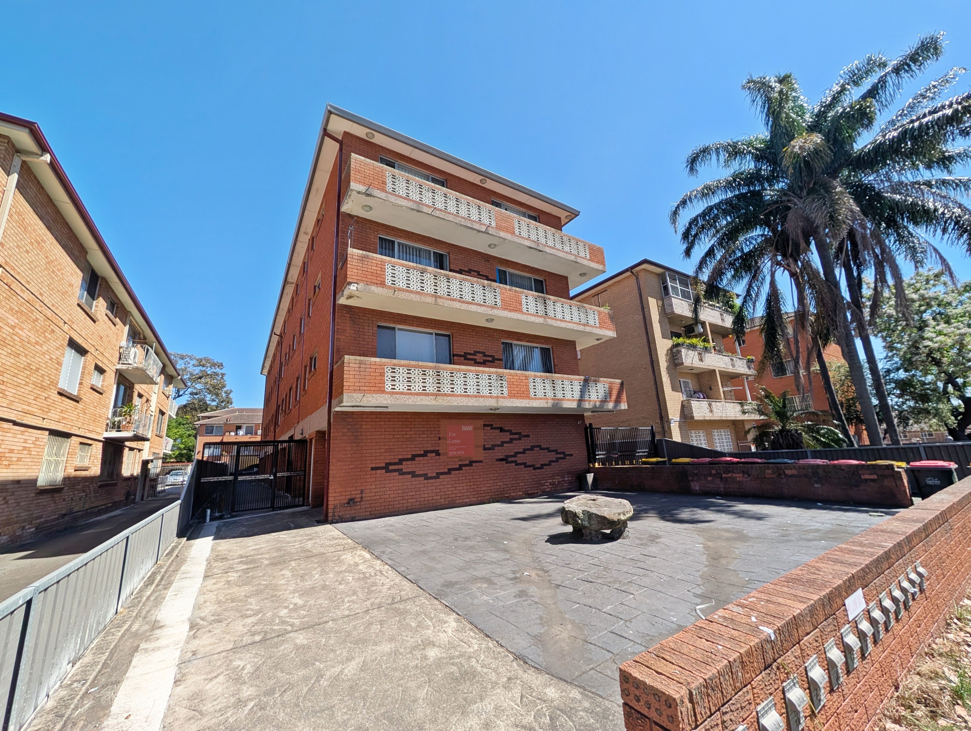 12/27 Park Road — photo from Ray White Canley Heights
