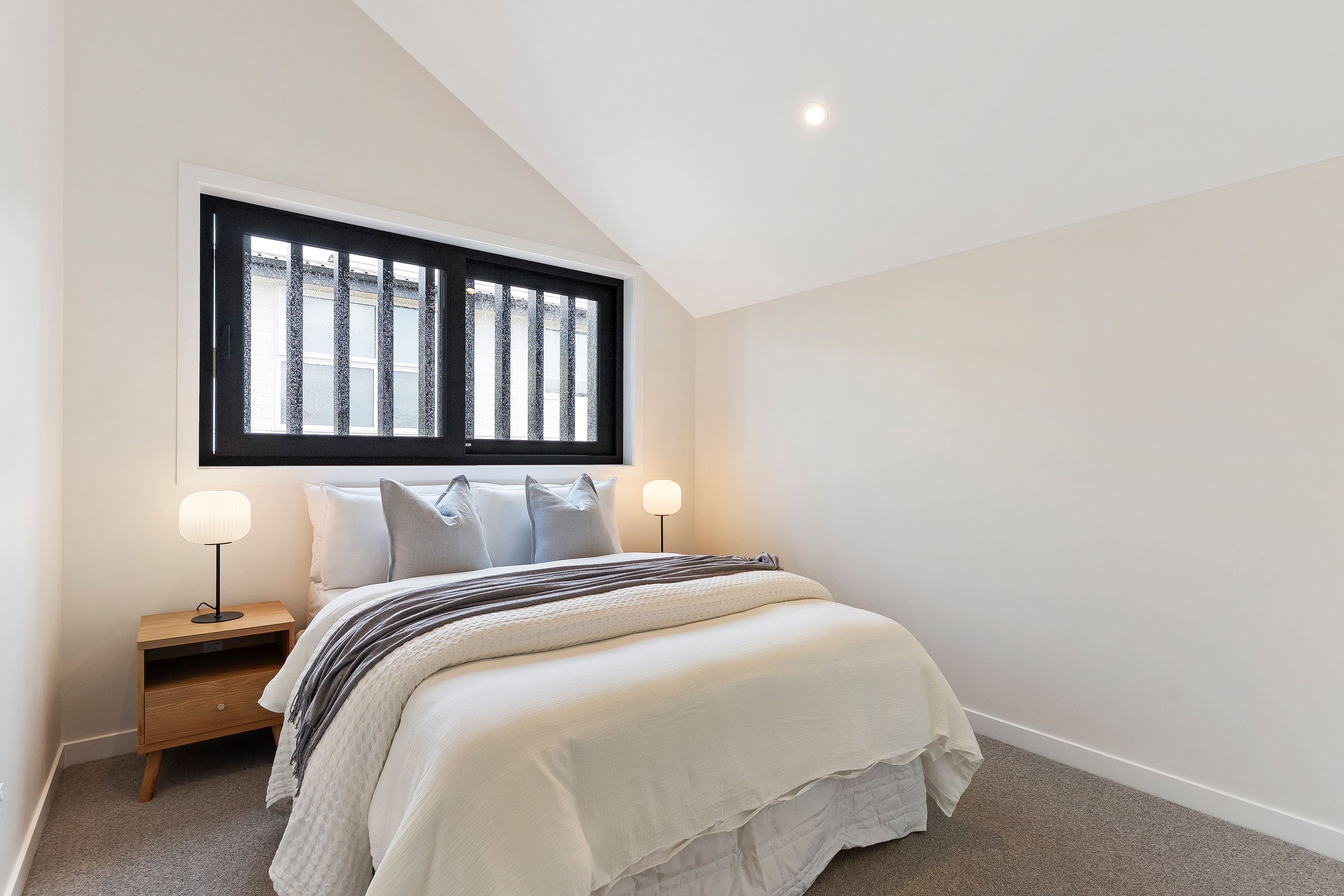 B/394 East Coast Road, Sunnynook, North Shore City