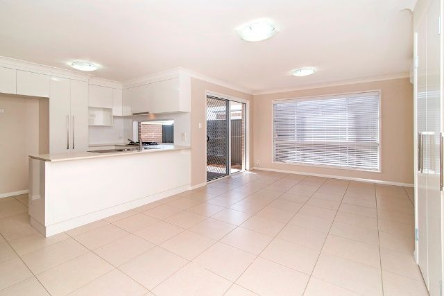4/16 Swallow Court, Newtown, QLD 4350