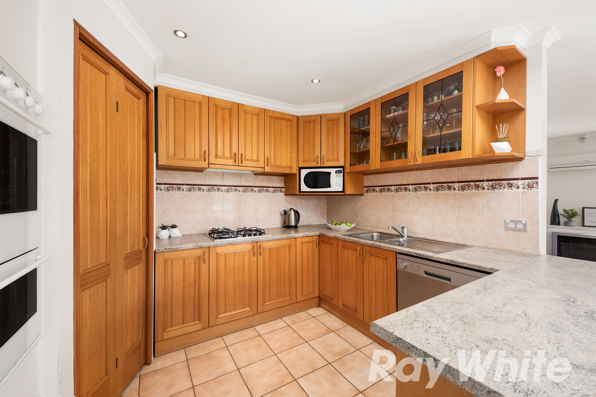 2 Giles Court, Mill Park, VIC 3082
