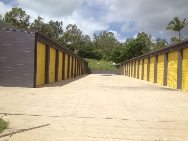 Whitsunday Lockups/3 Garema Street, Cannonvale, QLD 4802