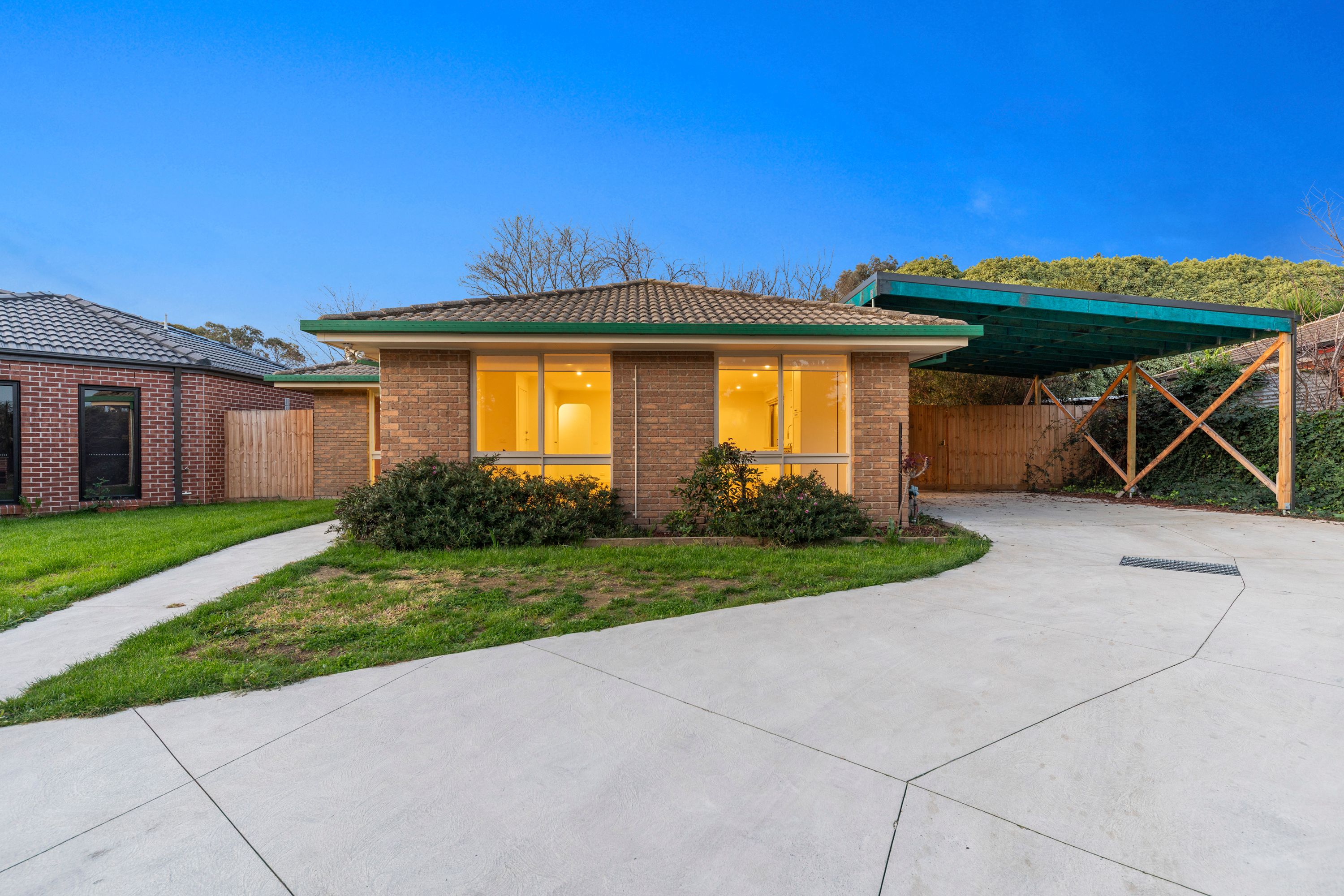 4 Malcolm Court, Pakenham VIC 3810
