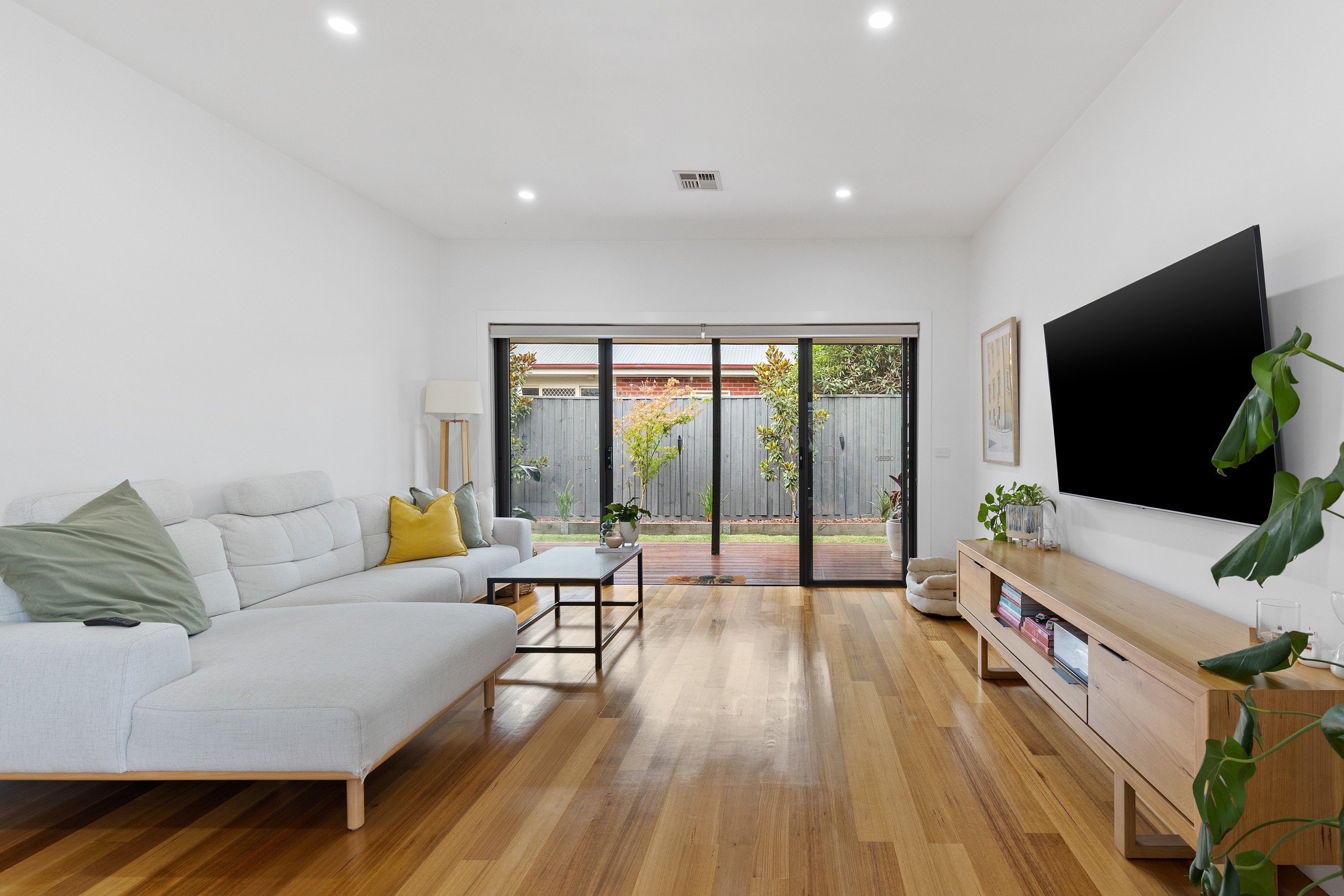 17A Paramount Avenue, Kilsyth, VIC 3137