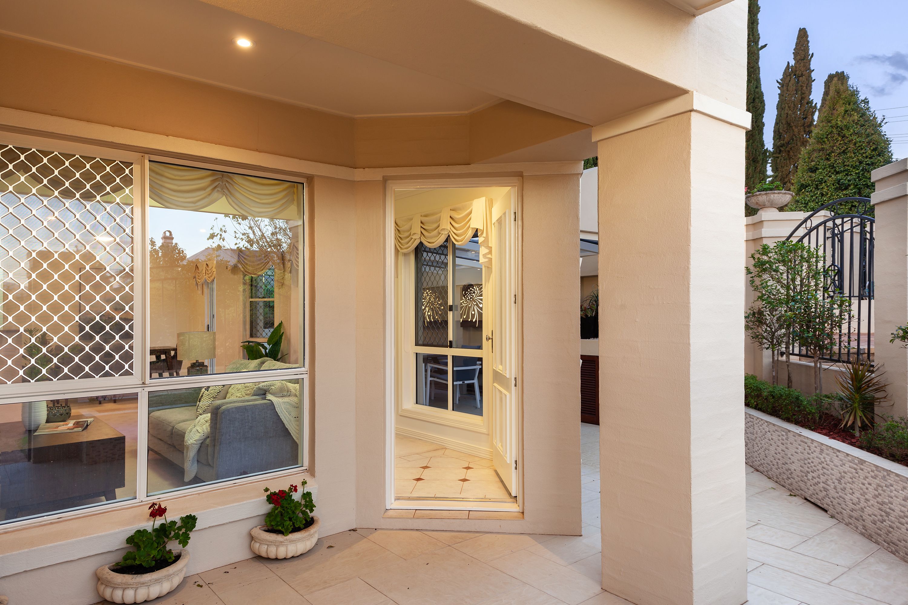 Unit 4/4 Mannuem Court, Rangeville, QLD 4350