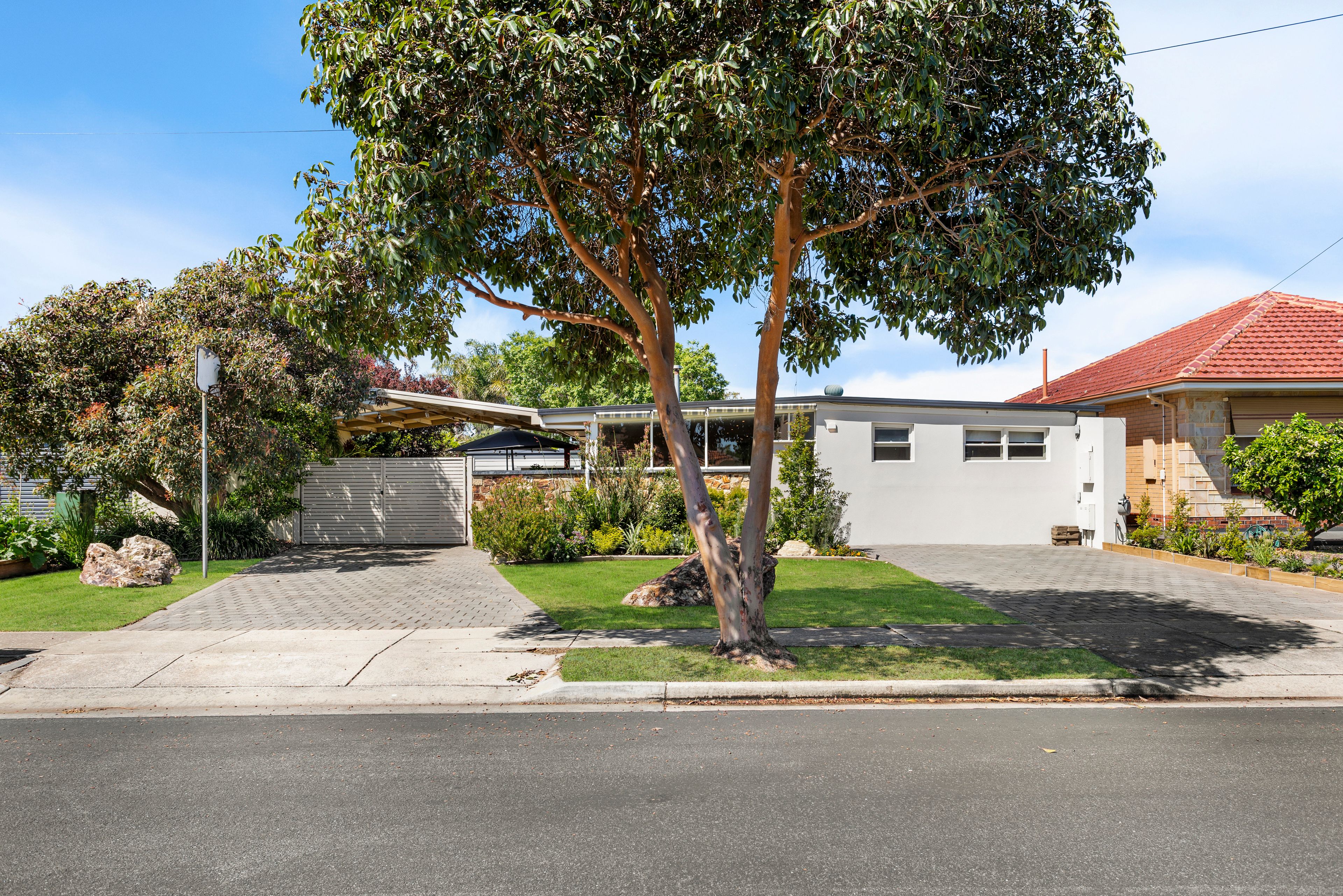8 Siesta Avenue — photo from Ray White Henley Beach