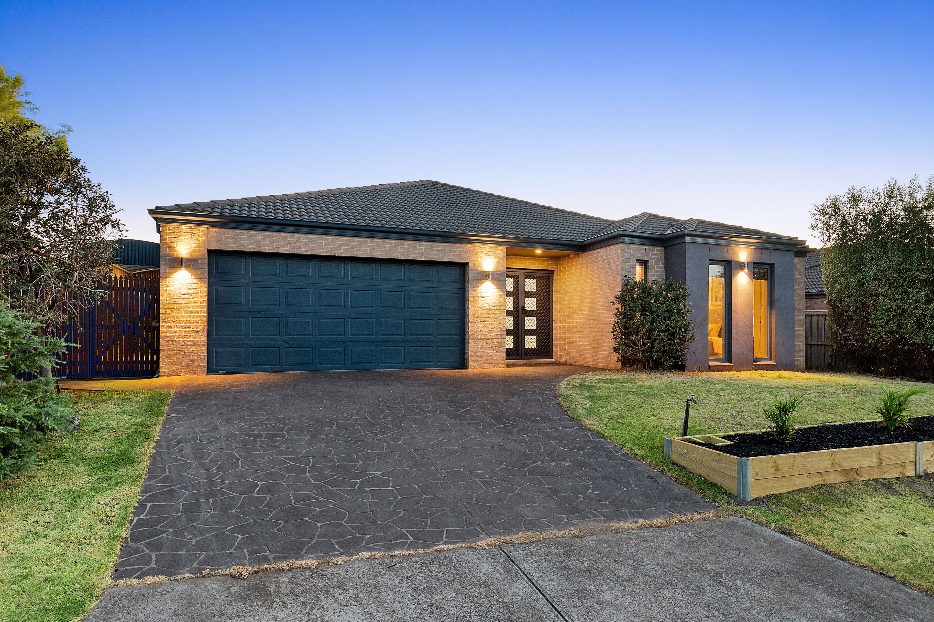 36 Diamond Parade, Skye VIC 3977