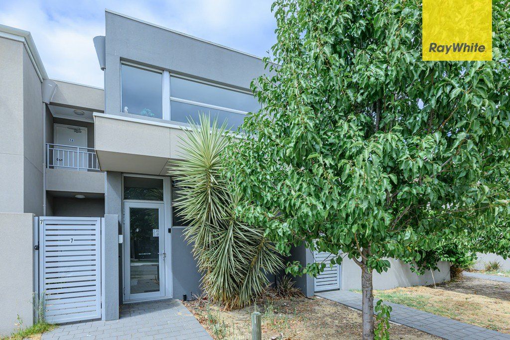 15/8 Blackburn Street — photo 2 of 26