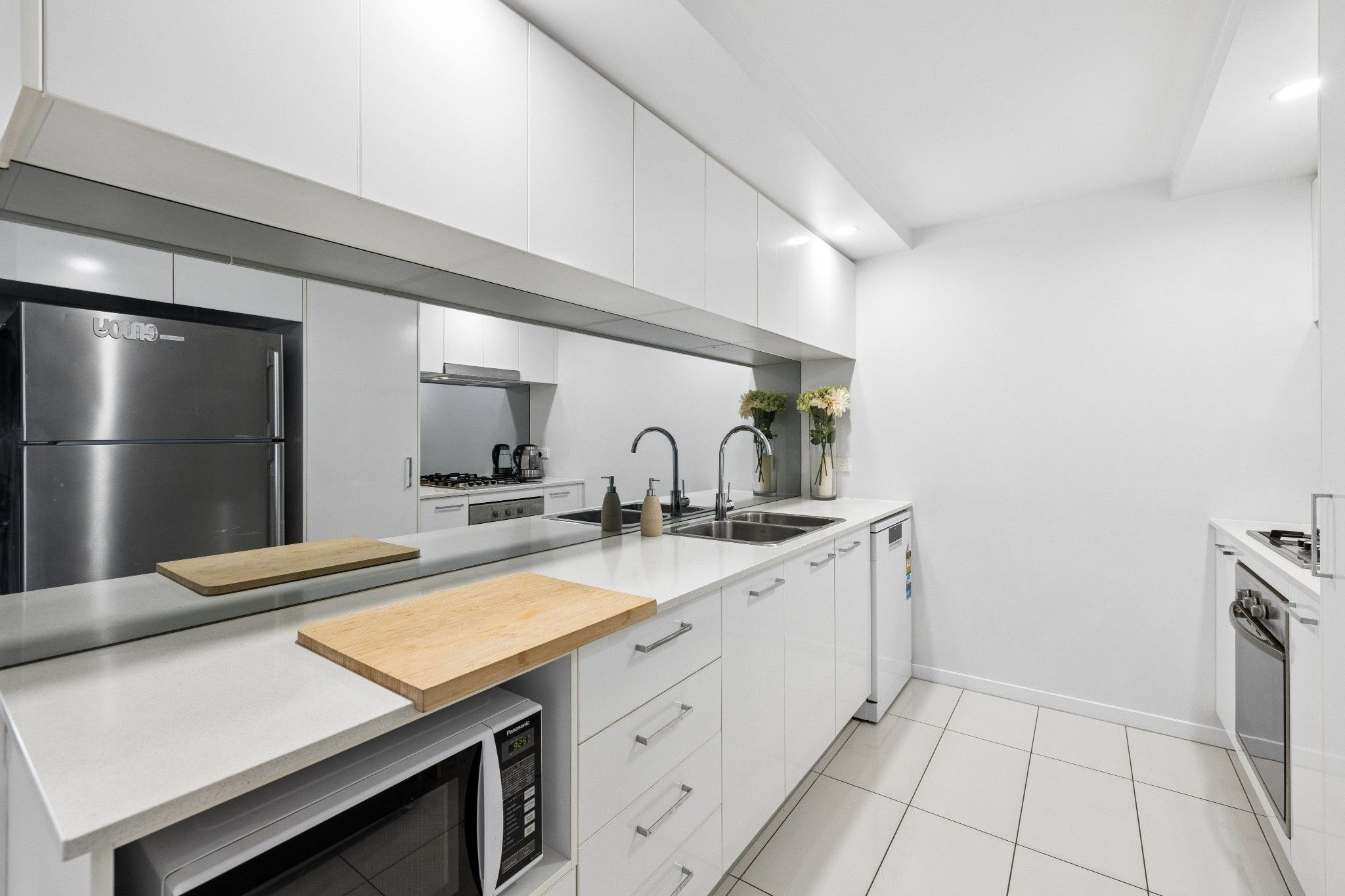210/41 Harbour Town Drive — photo 15 of 30