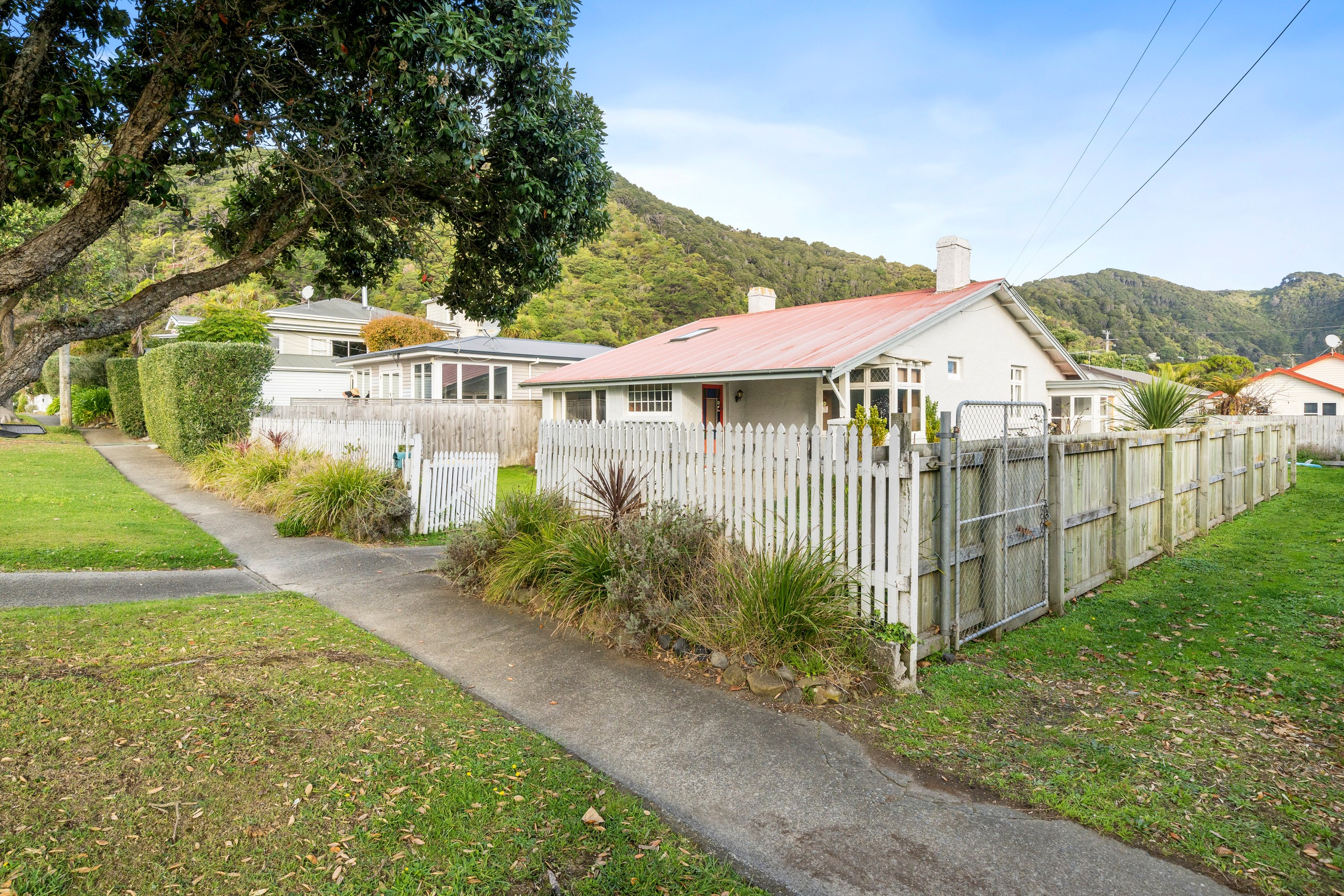 21 Hinau Street, Eastbourne, Lower Hutt City