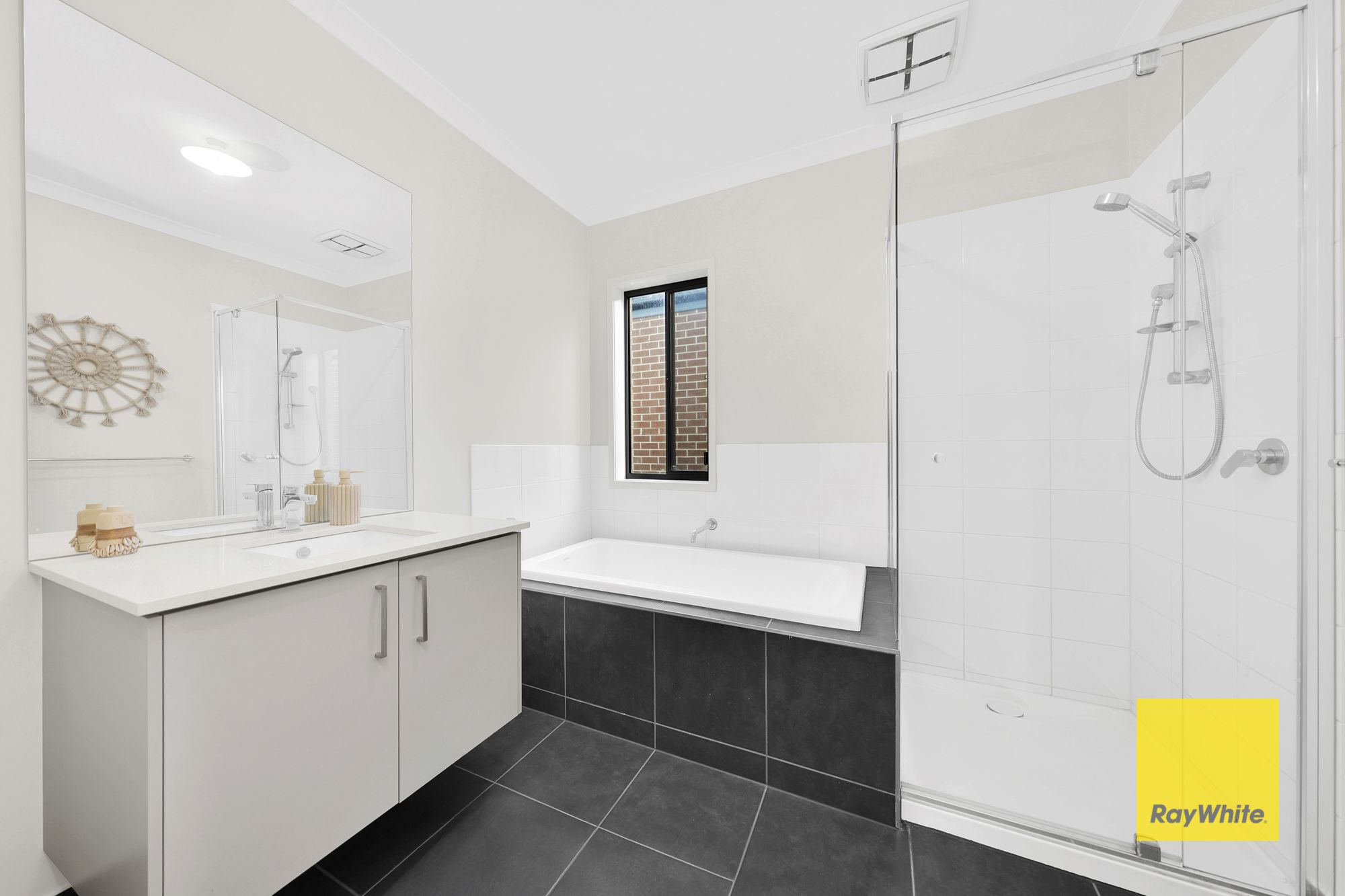 58 Ellscott Boulevard — photo 12 of 13