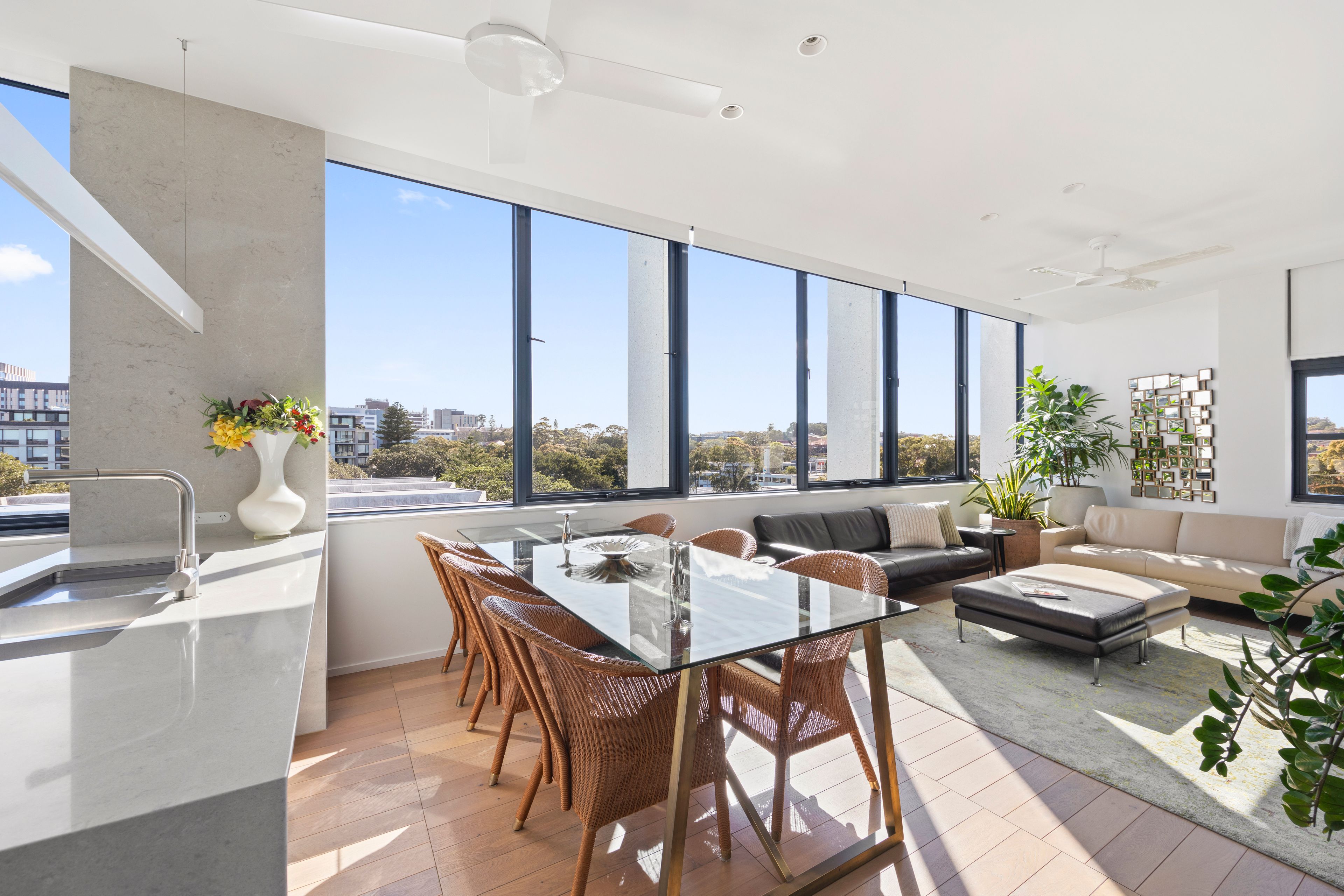 603/8 Yarraman Avenue — photo from Ray White Eastern Beaches Coogee
