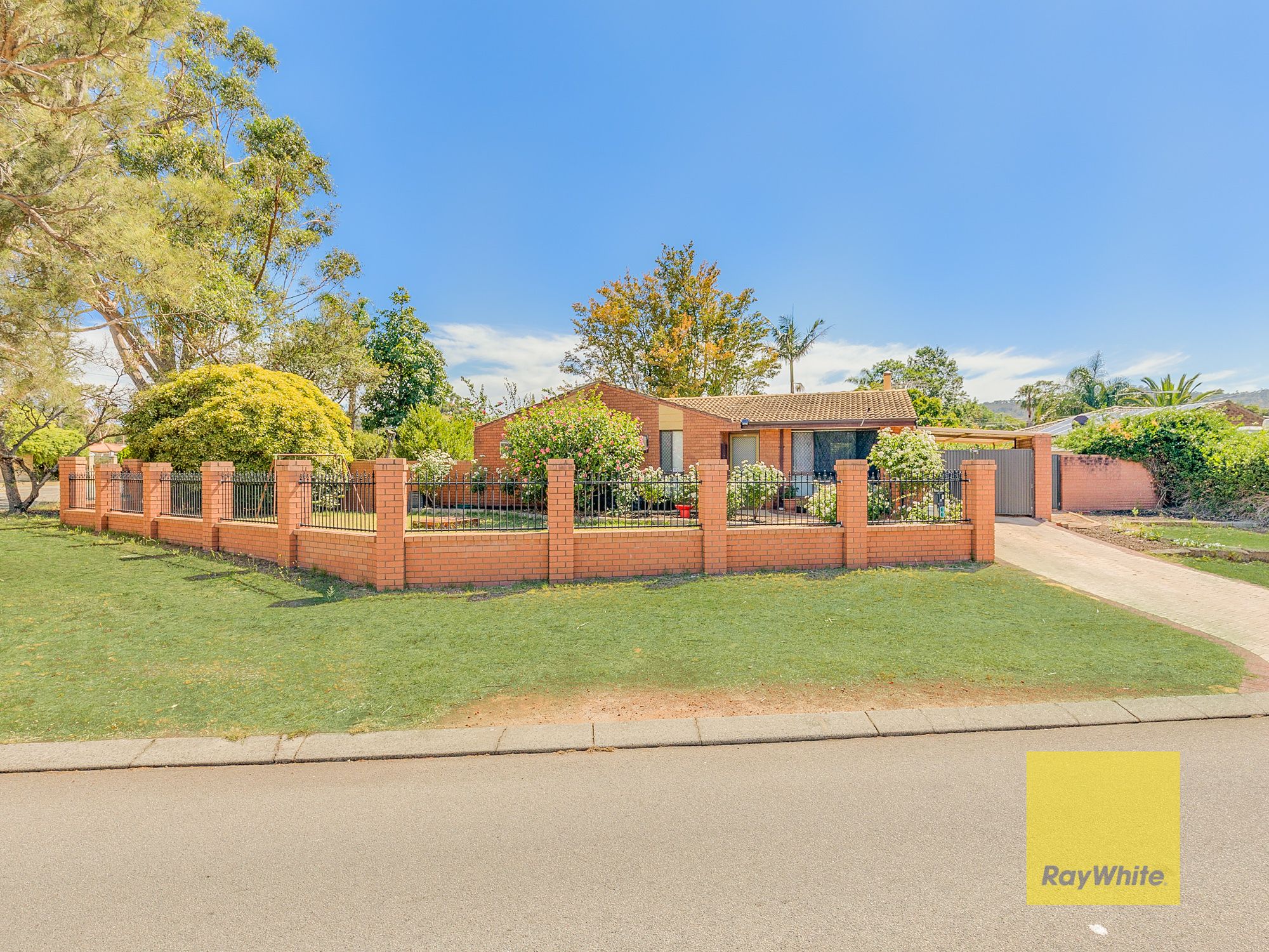 1 Jubilee Road, Forrestfield WA 6058