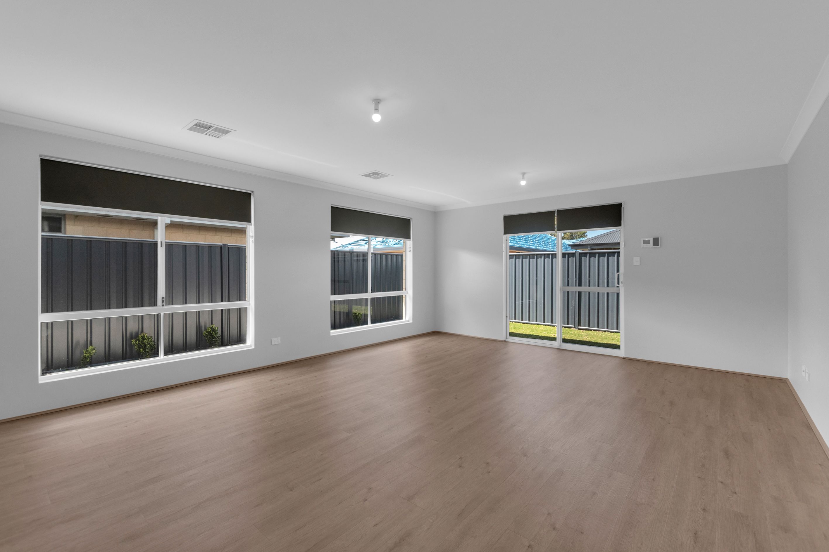 34 Devonport Road — photo 2 of 16