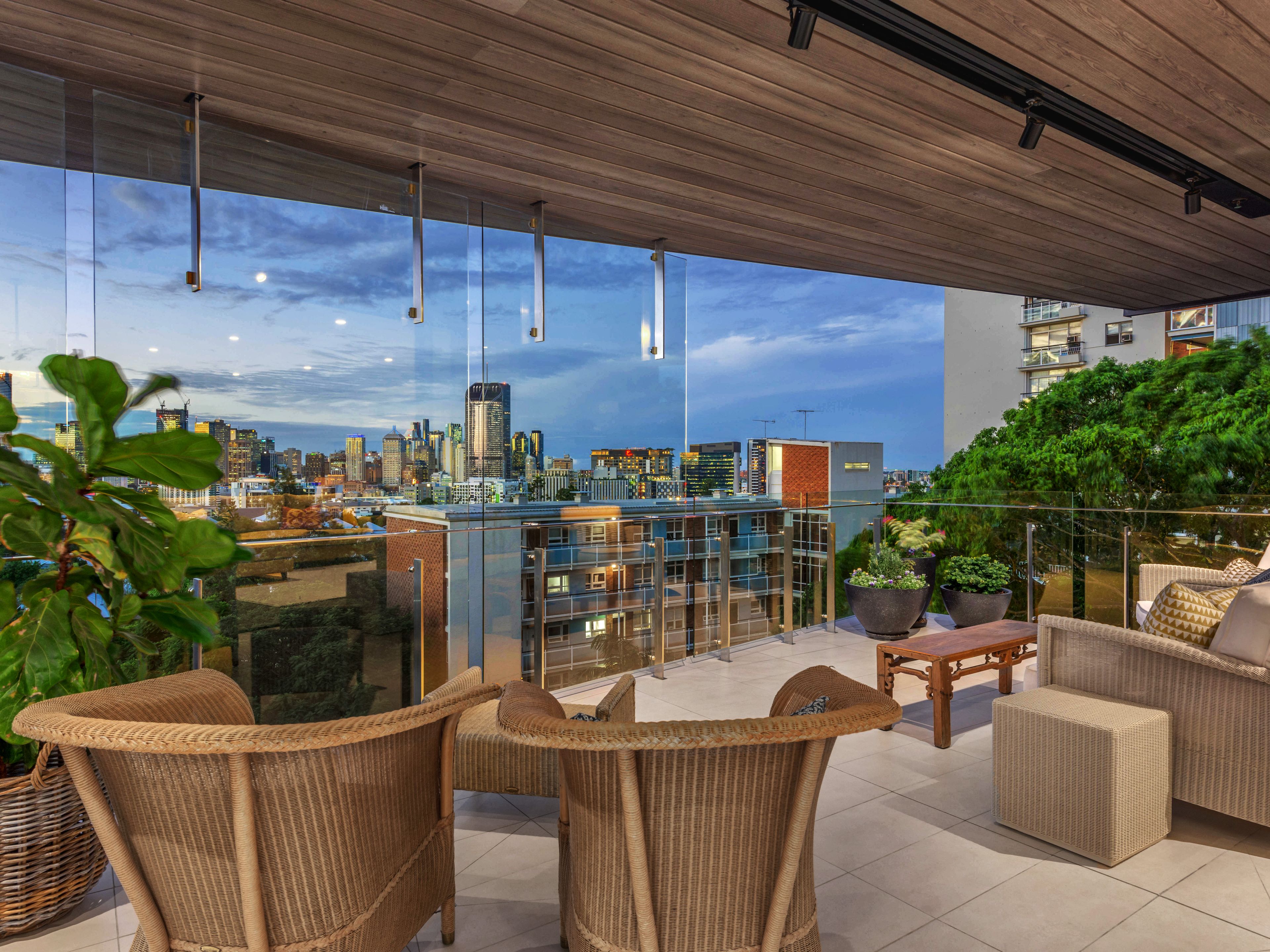 180 Dornoch Terrace, Highgate Hill QLD 4101