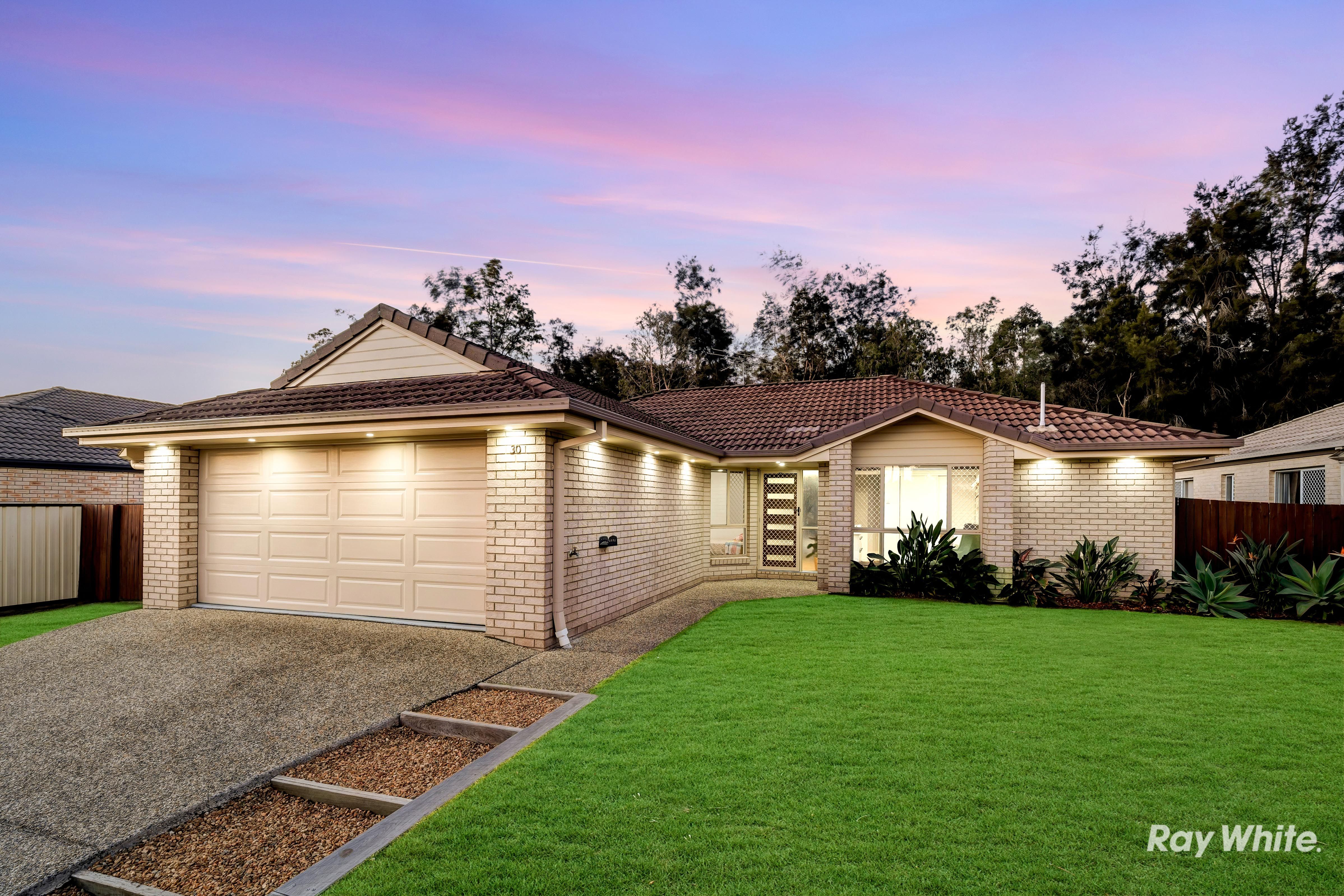 30 Hill End Avenue, Hillcrest, QLD 4118