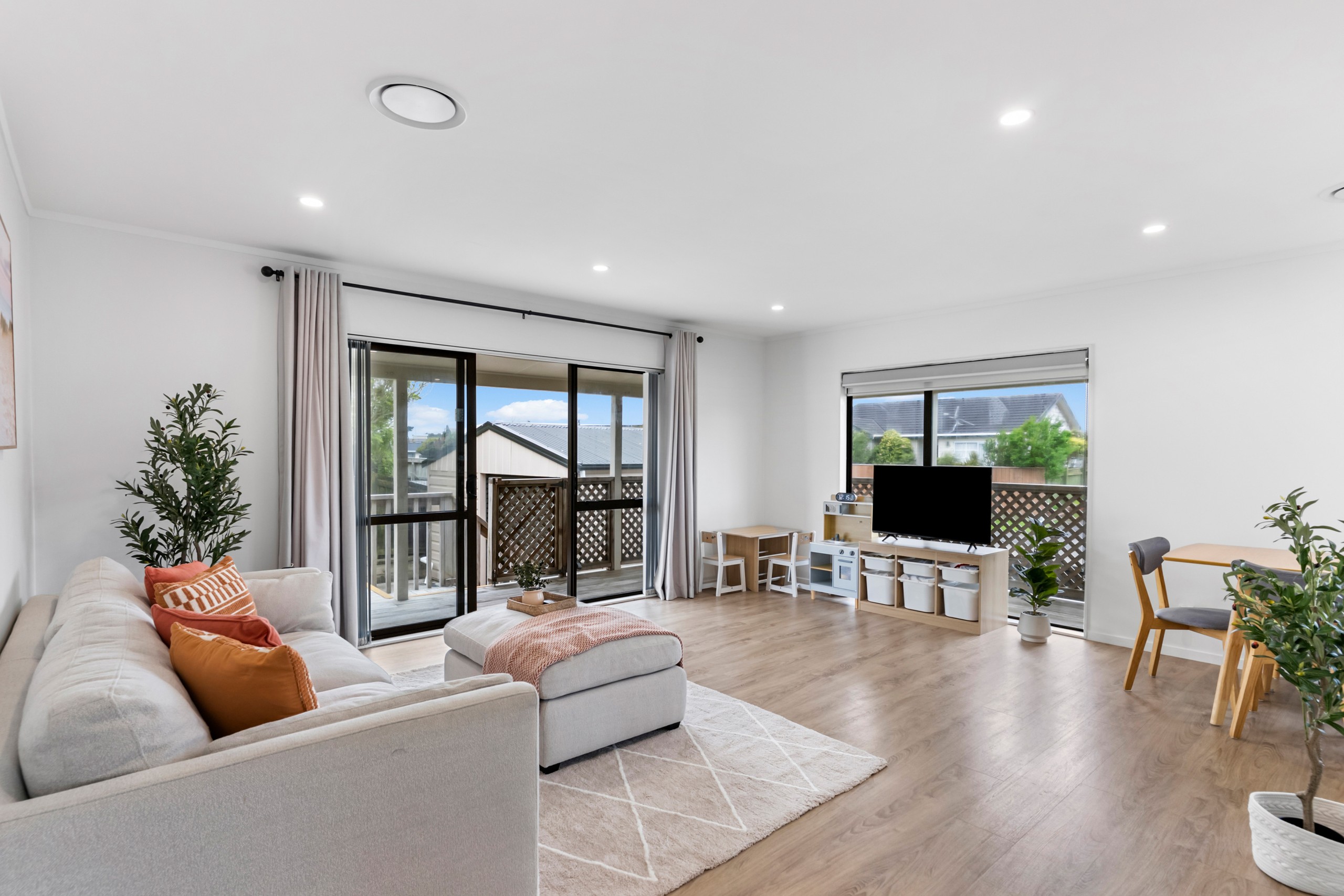 57 Guadeloupe Crescent, Grenada Village, Wellington City