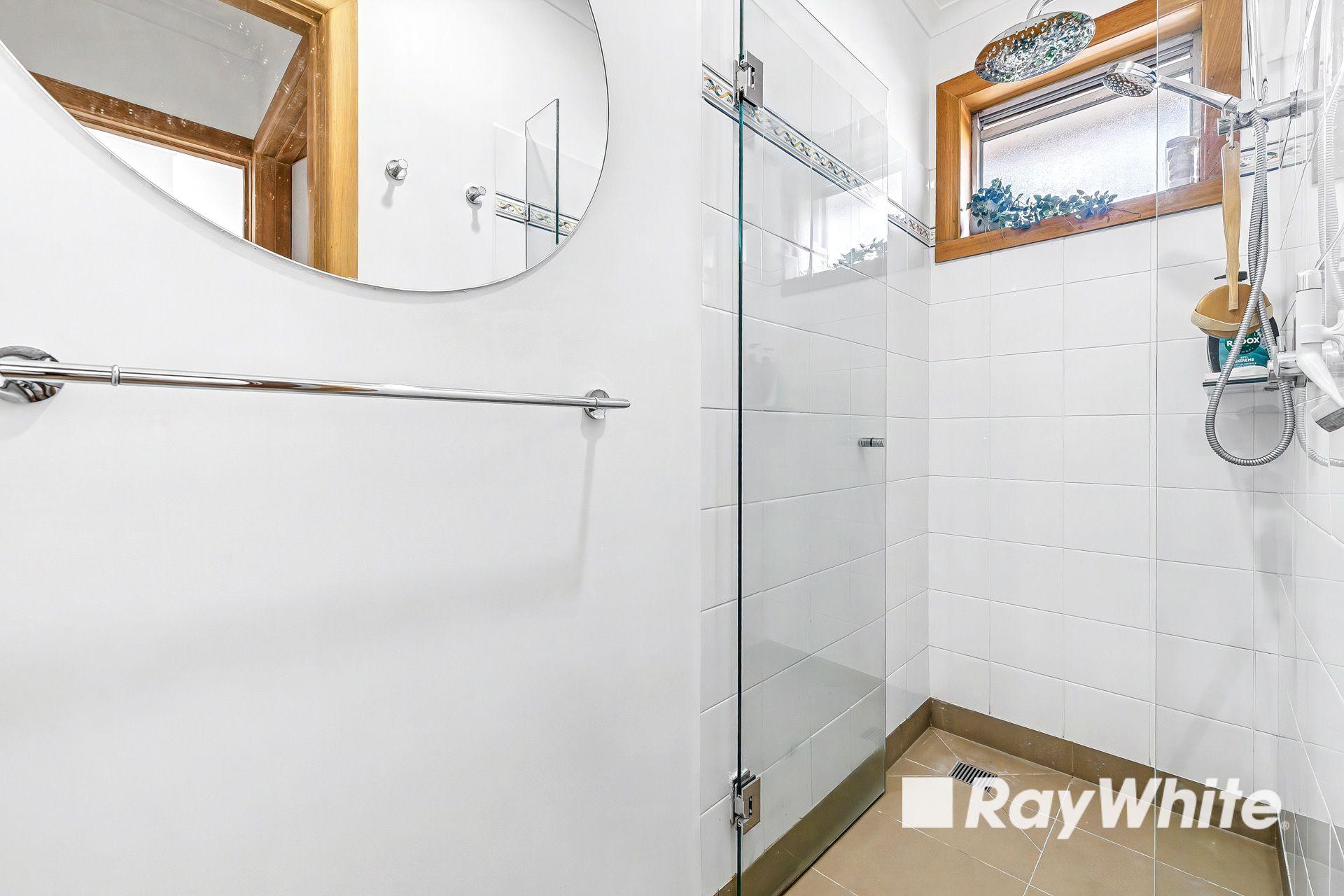 40 Ingrid Street — photo 11 of 17
