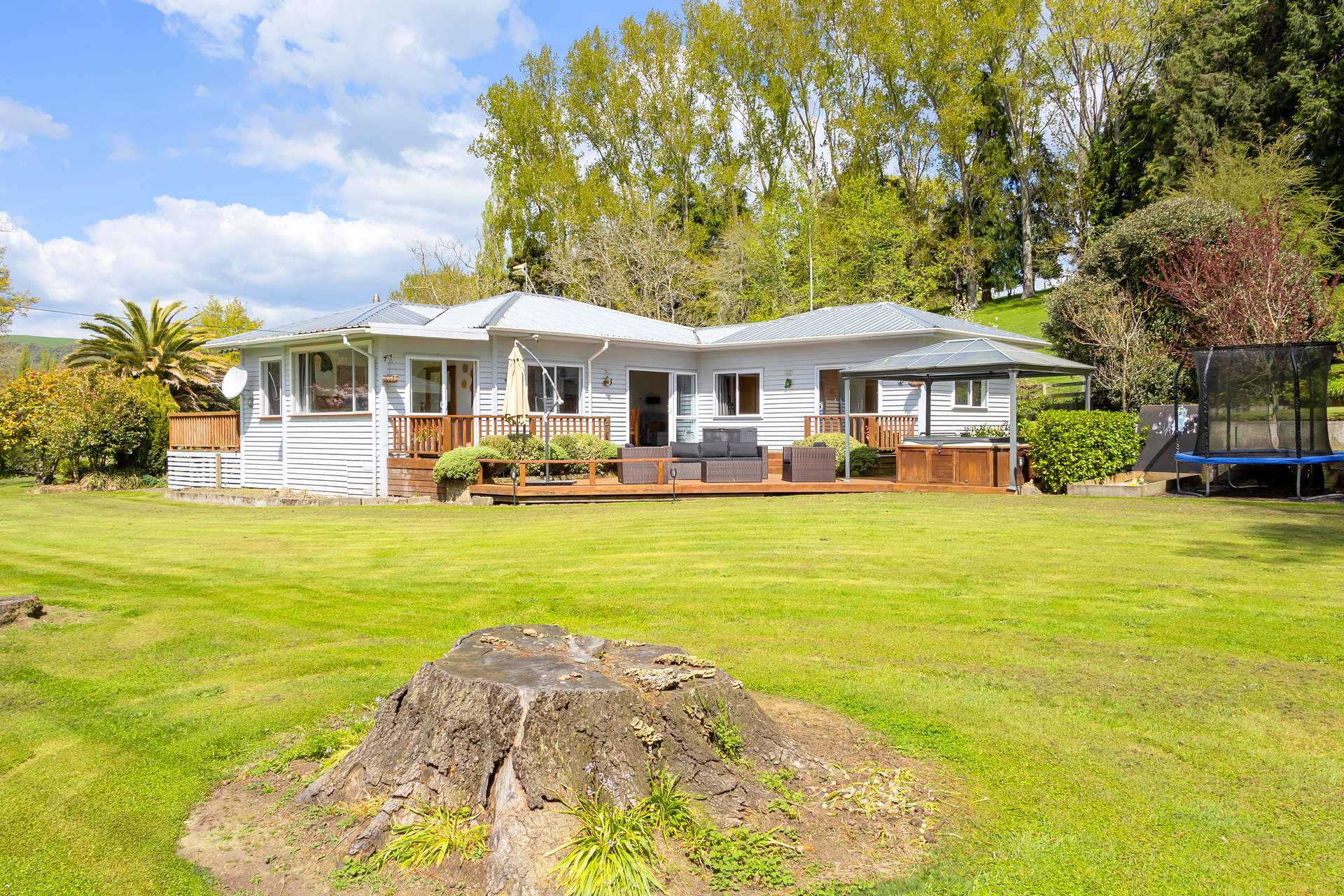 1009 Waikite Valley Road photo 1