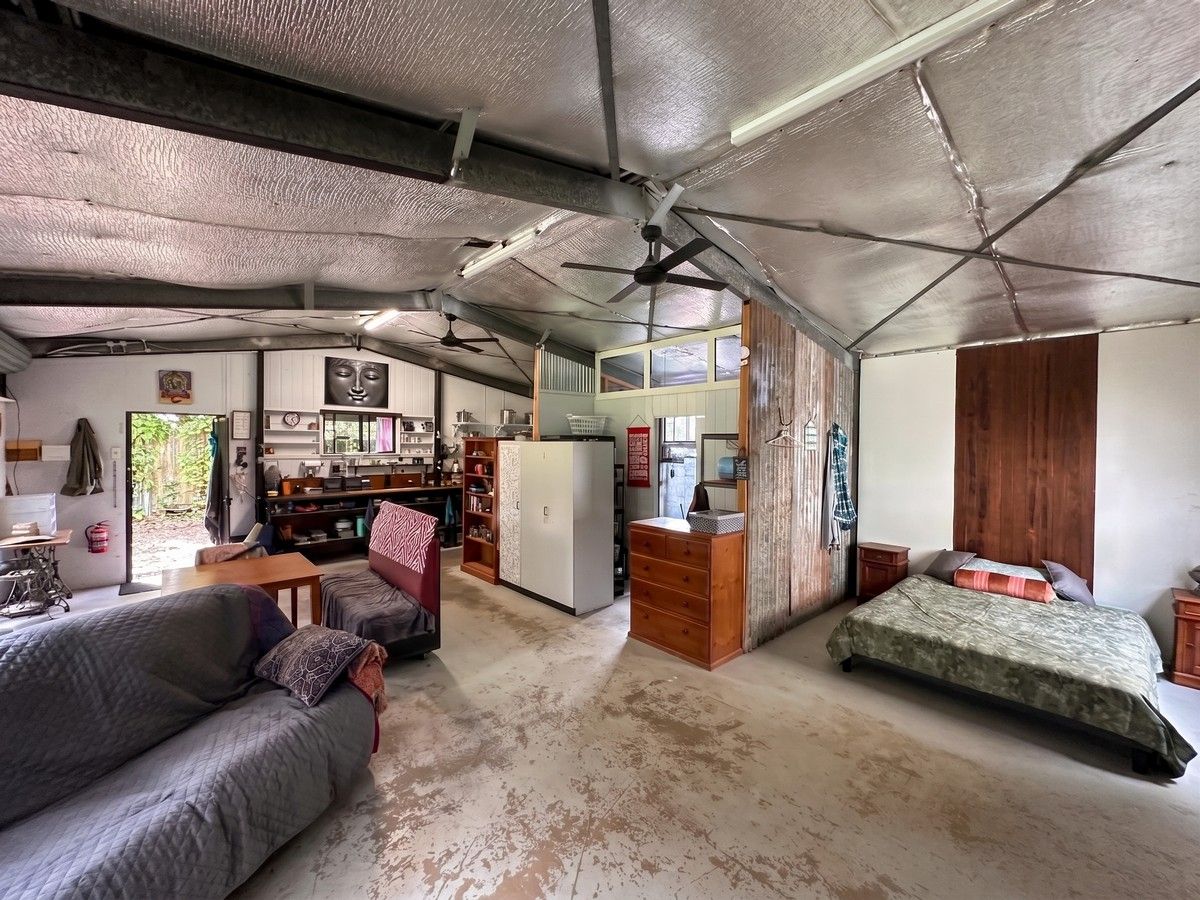 35 Carrington Road — photo 12 of 18