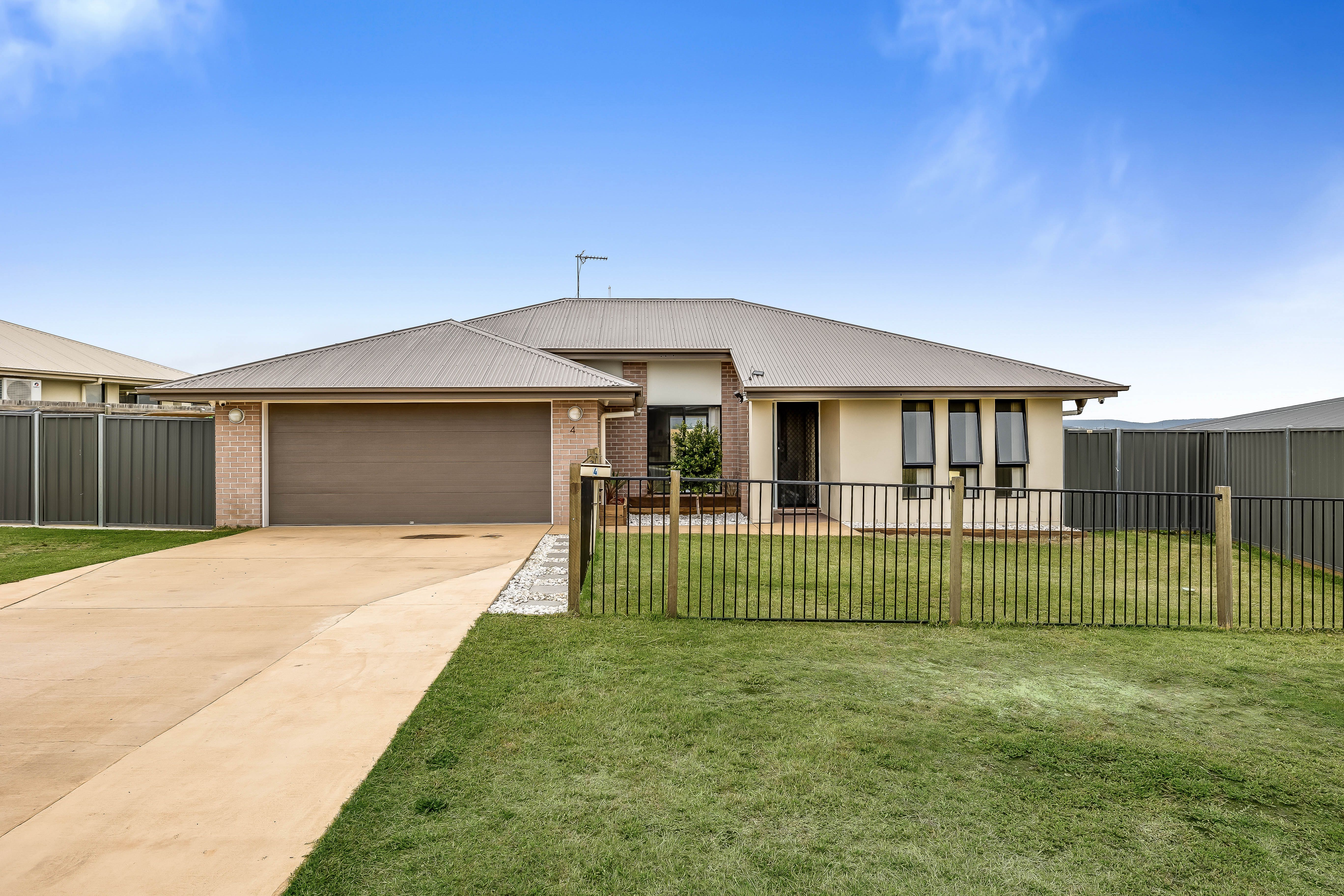 4 Kensei Street, Wyreema QLD 4352