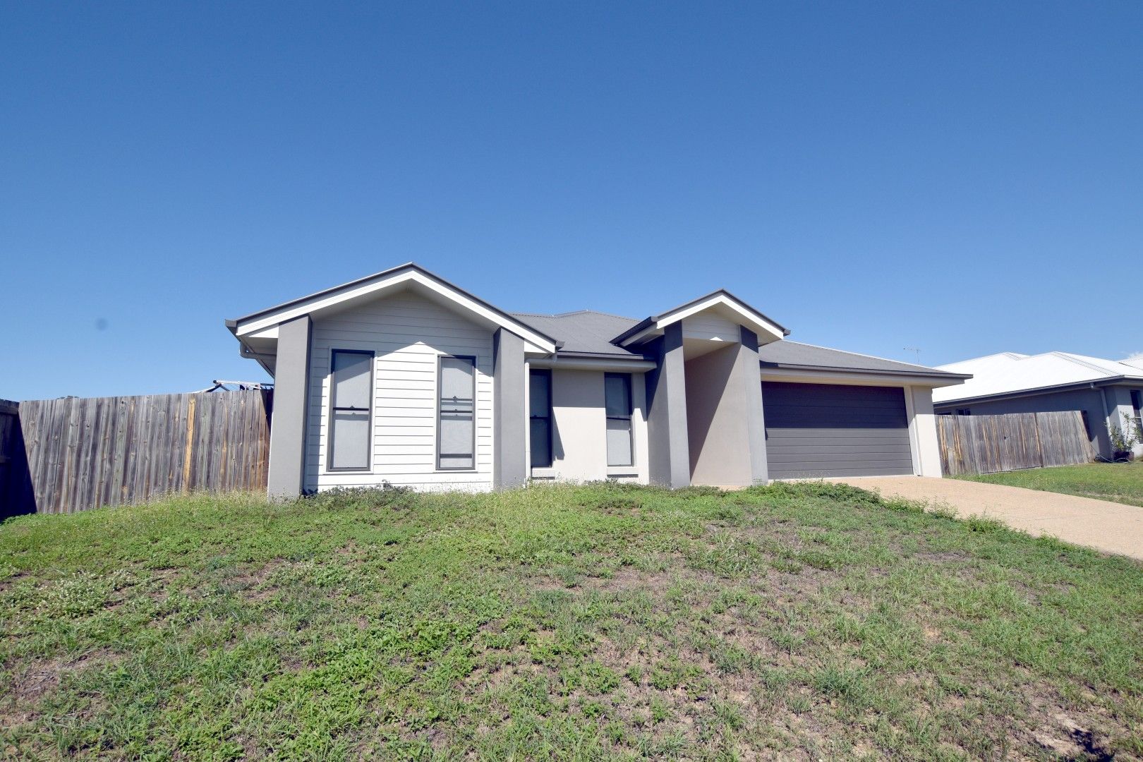 27 Parkway Crescent, Kirkwood, QLD 4680