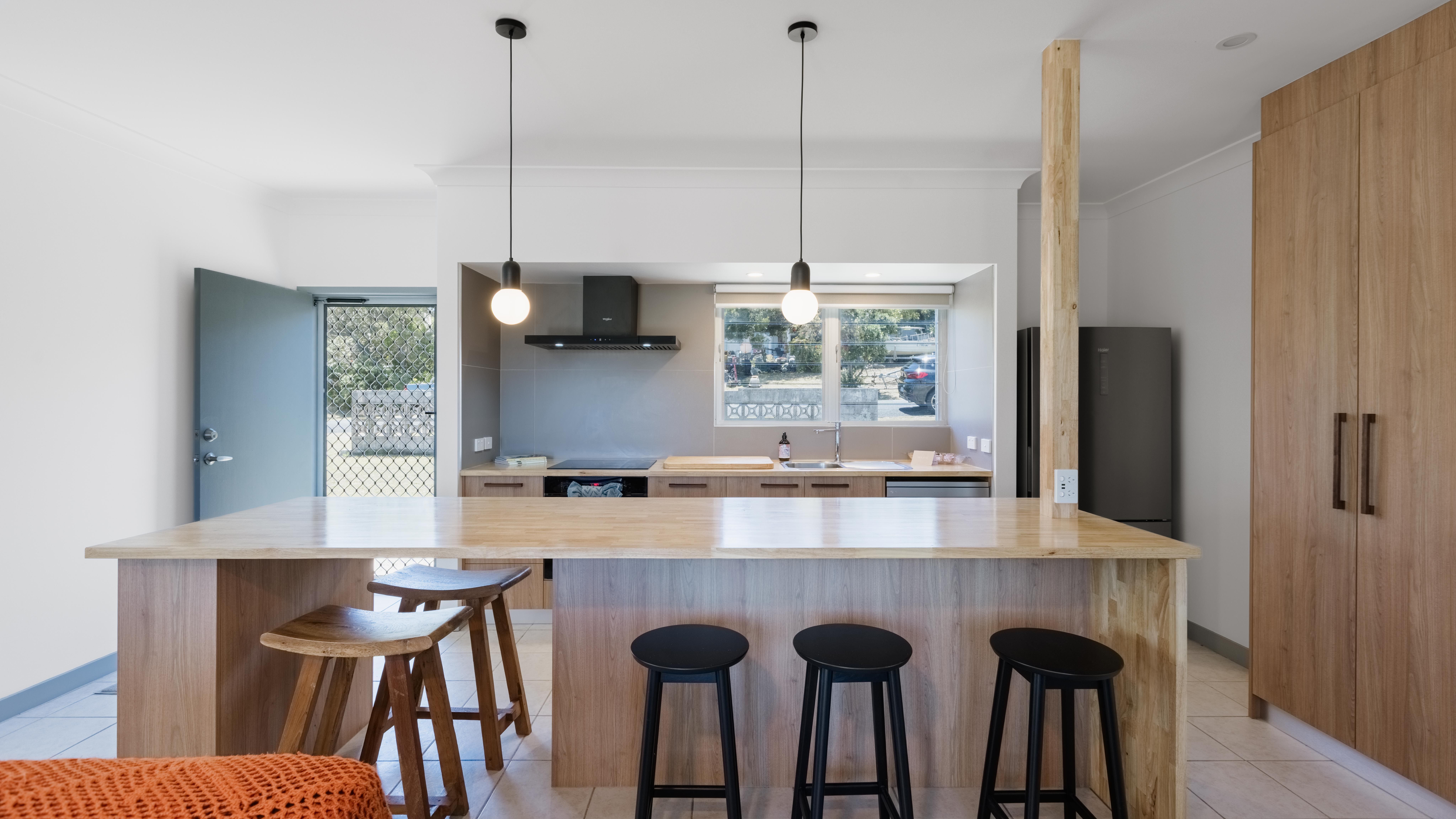 22 Poinsettia Crescent — photo 5 of 10