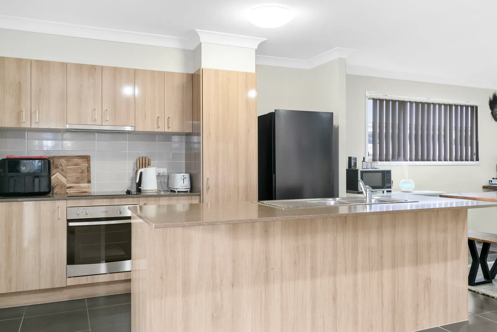 16 Hollyoak Crescent — photo 7 of 15