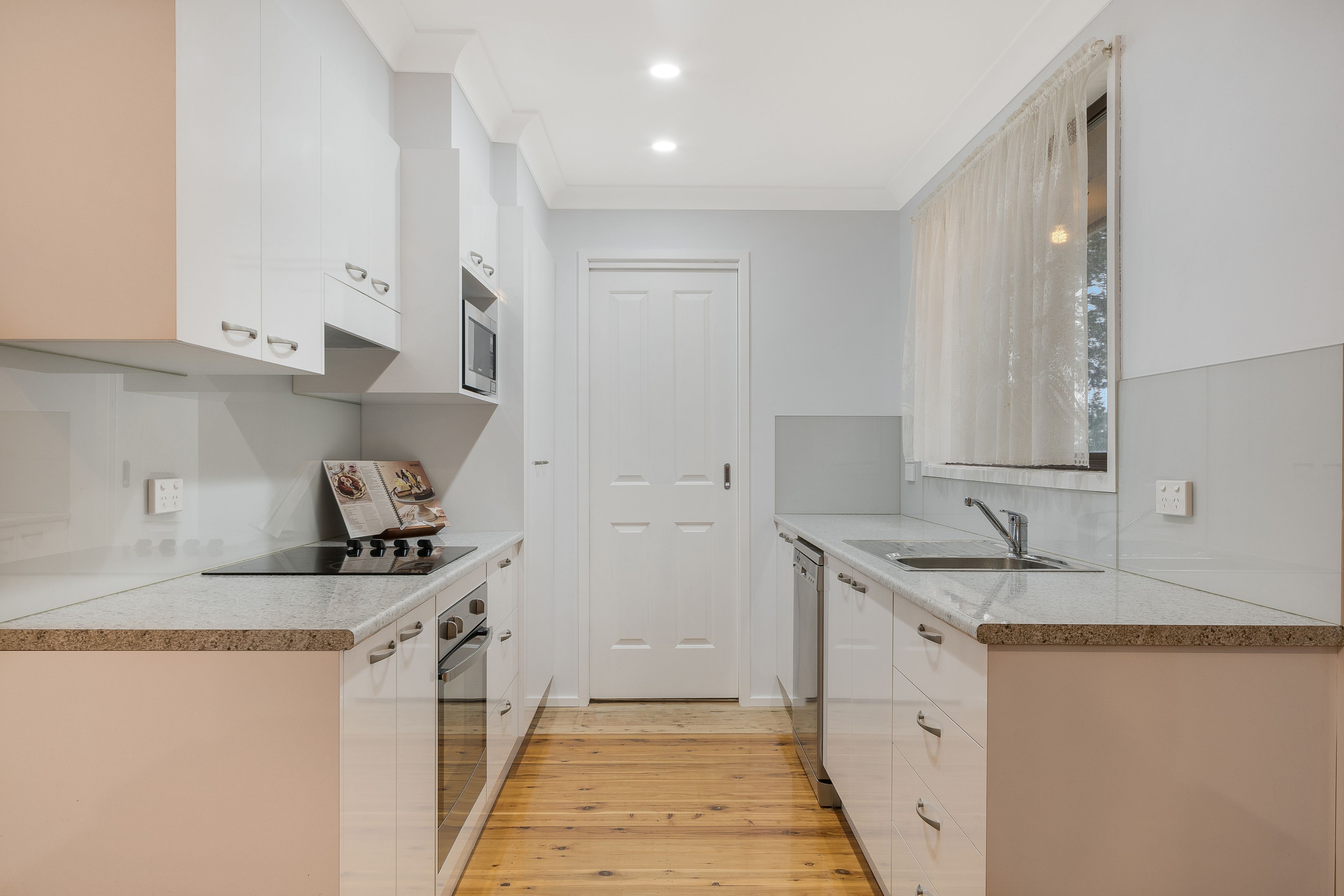 12 Rushes Place, Minto, NSW 2566