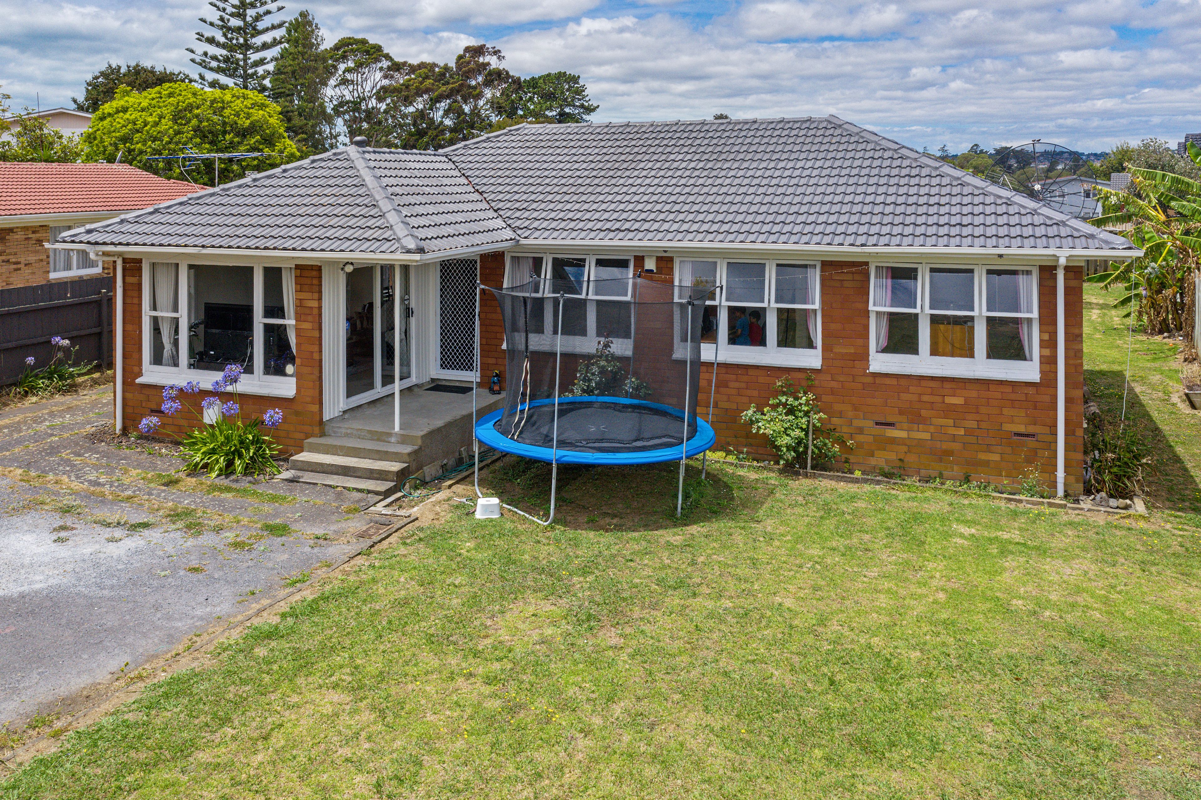 154 Gossamer Drive, Pakuranga, Manukau City